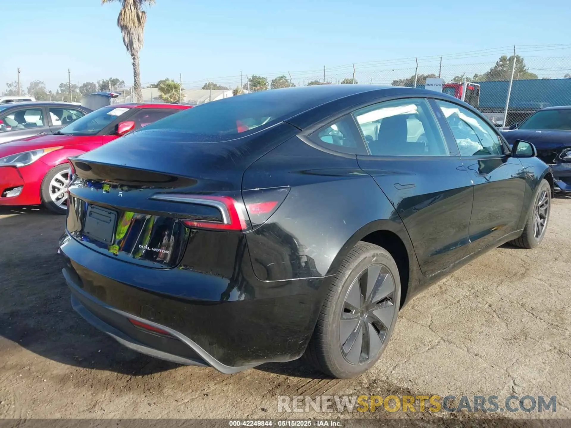 4 fotografías del automóvil dañado 5YJ3E1EB3SF926394 TESLA MODEL 3 2025