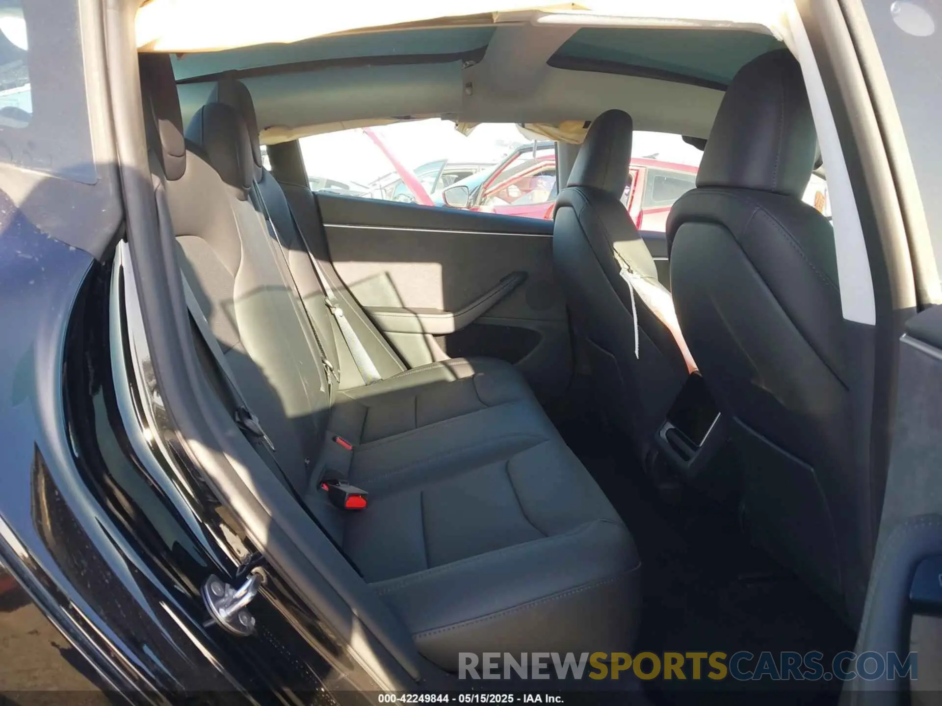 8 fotografías del automóvil dañado 5YJ3E1EB3SF926394 TESLA MODEL 3 2025