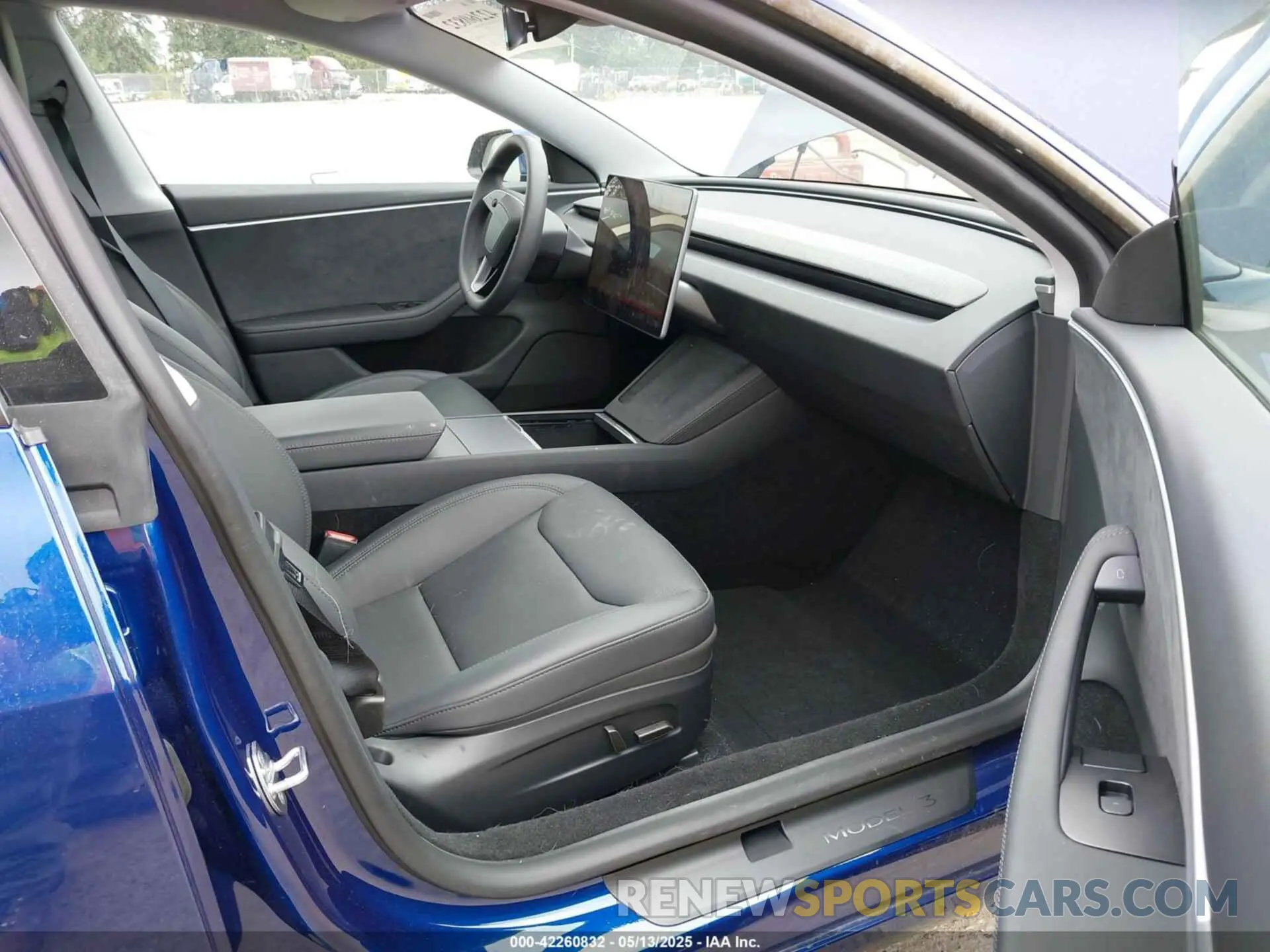 5 fotografías del automóvil dañado 5YJ3E1EB4SF928980 TESLA MODEL 3 2025