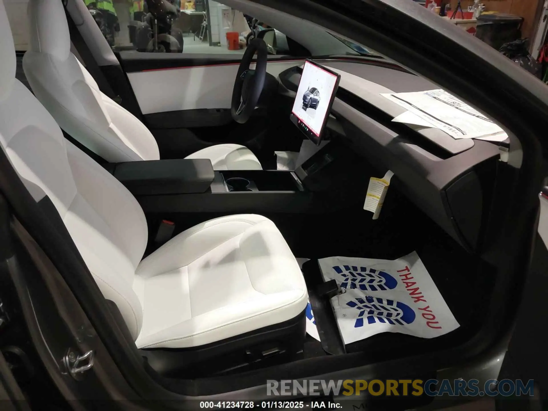 5 fotografías del automóvil dañado 5YJ3E1EB5SF883600 TESLA MODEL 3 2025