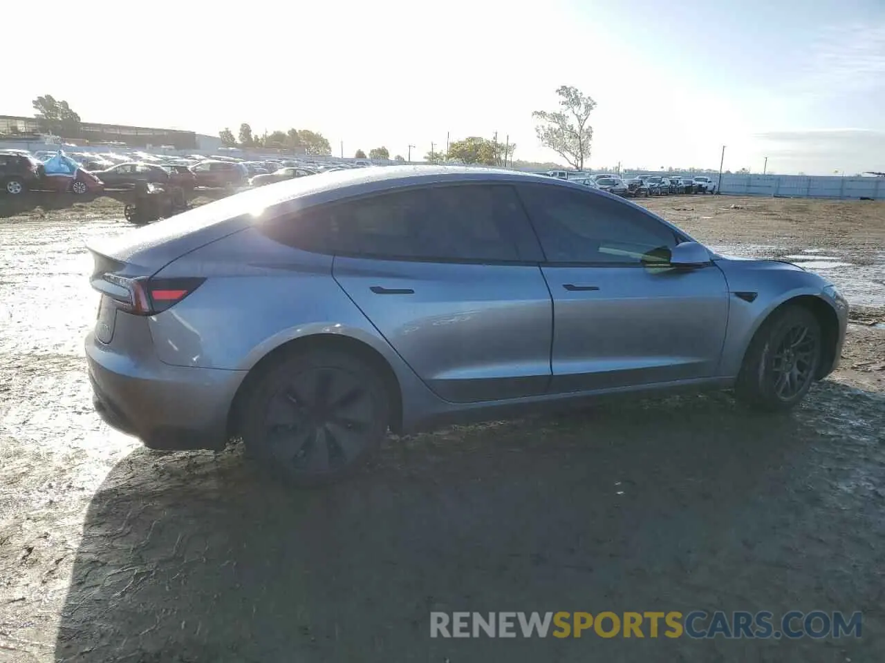 3 fotografías del automóvil dañado 5YJ3E1EB5SF915459 TESLA MODEL 3 2025