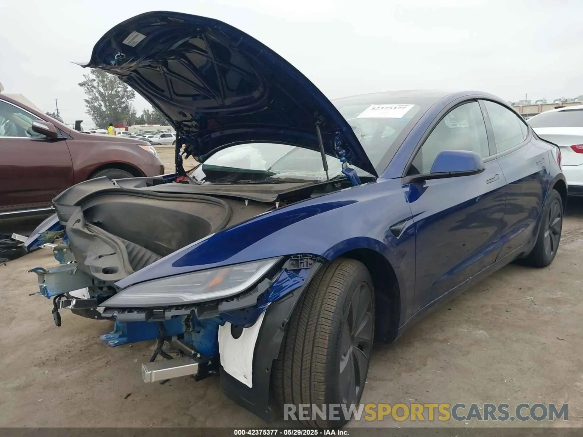 2 fotografías del automóvil dañado 5YJ3E1EB5SF939258 TESLA MODEL 3 2025