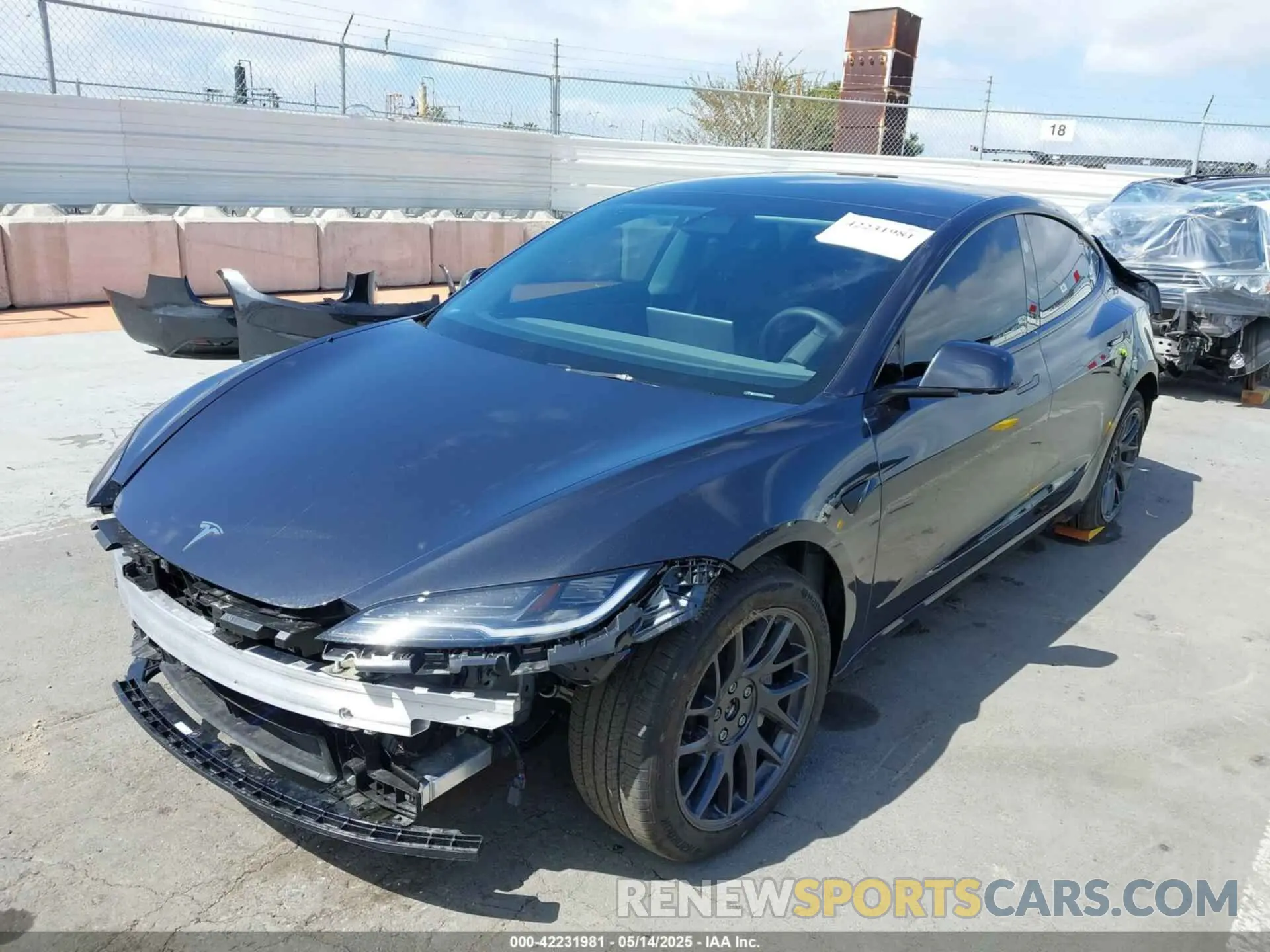 2 fotografías del automóvil dañado 5YJ3E1EB5SF960787 TESLA MODEL 3 2025