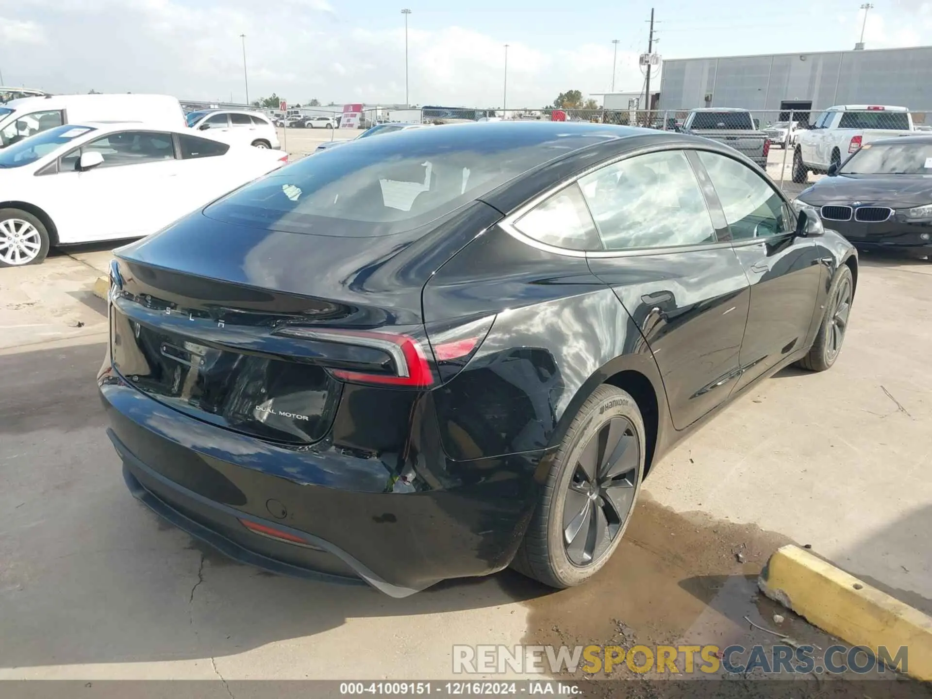 4 fotografías del automóvil dañado 5YJ3E1EB9SF879372 TESLA MODEL 3 2025