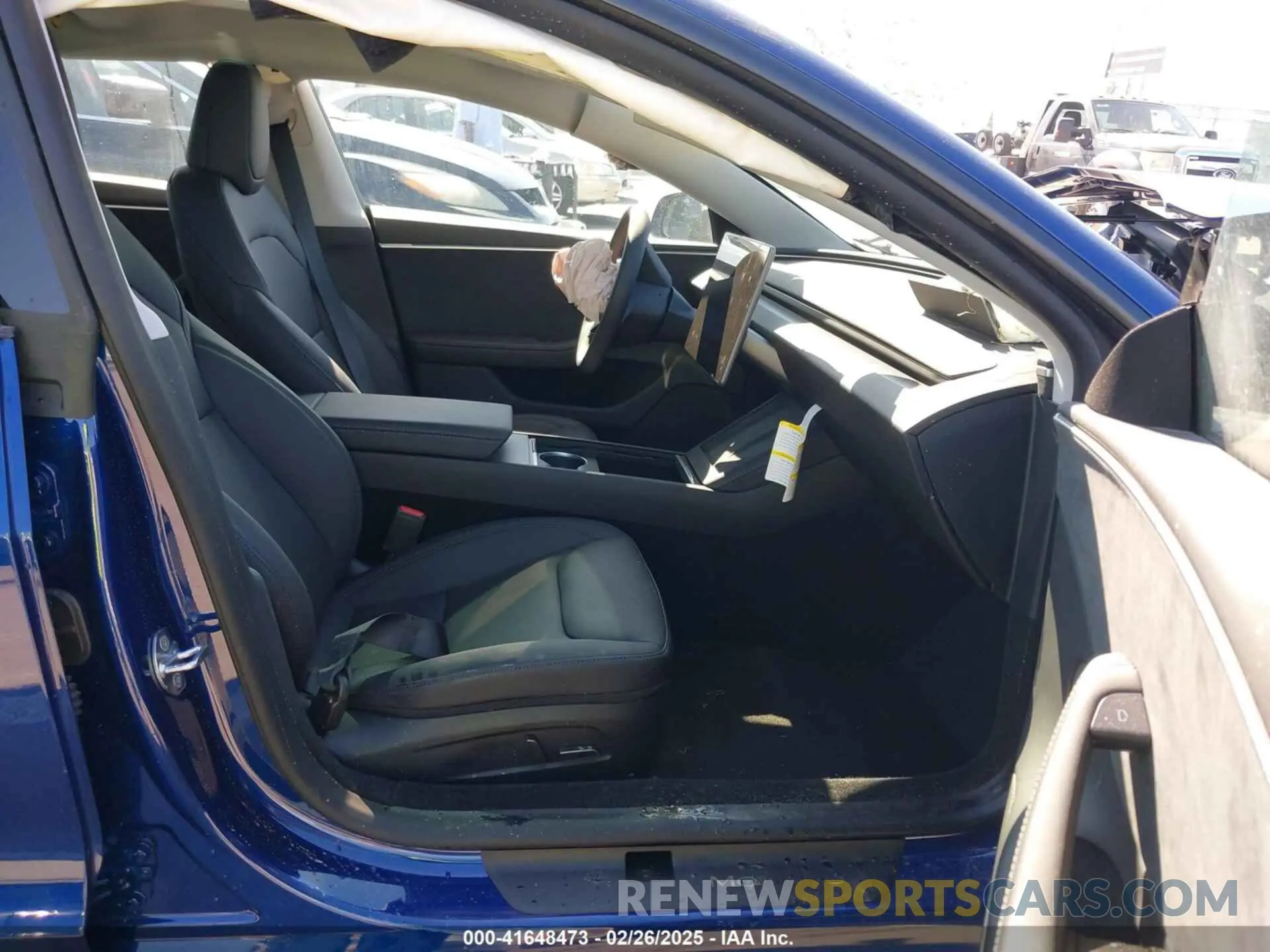 5 fotografías del automóvil dañado 5YJ3E1EB9SF886175 TESLA MODEL 3 2025