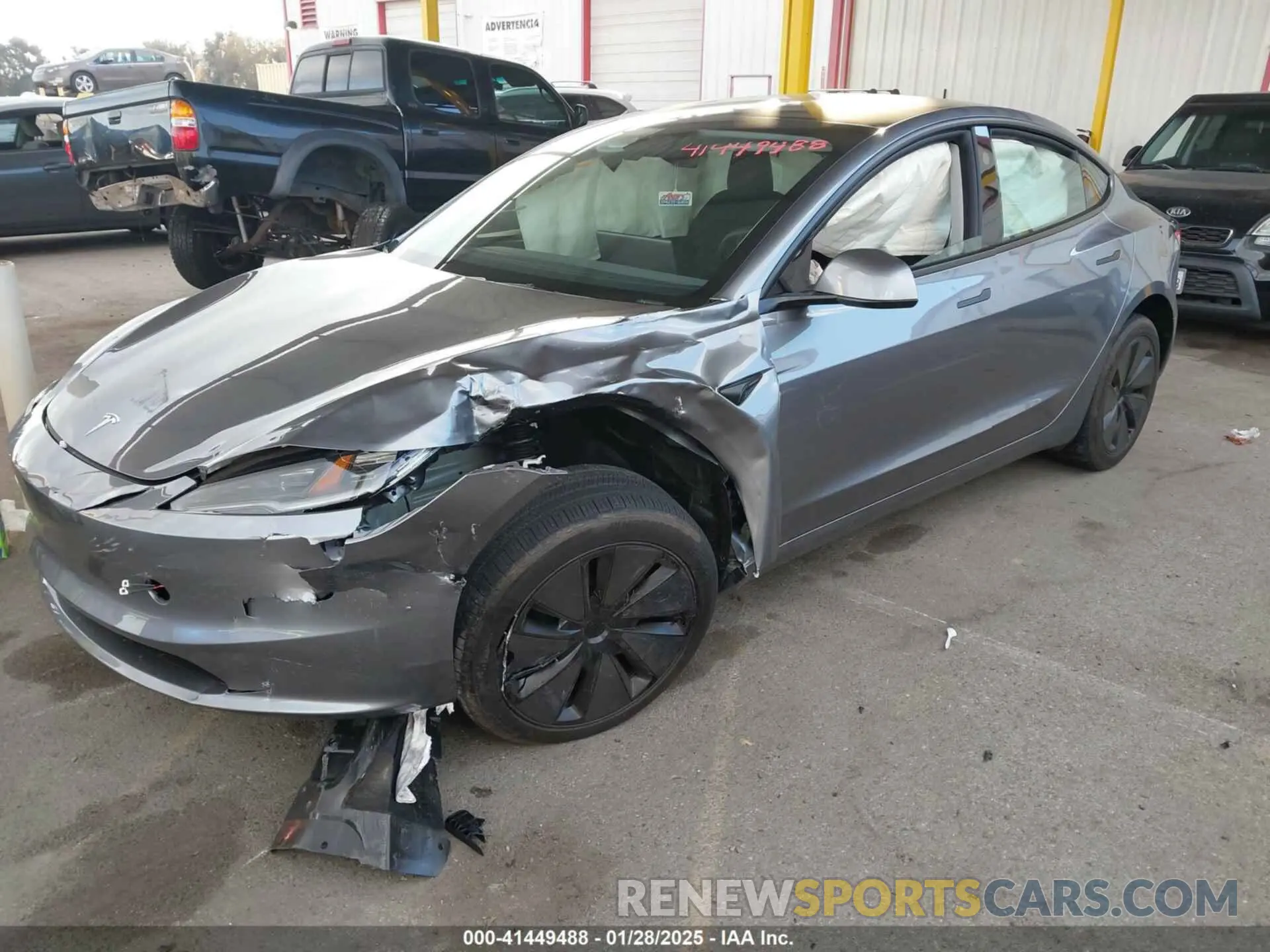 2 fotografías del automóvil dañado 5YJ3E1EBXSF912475 TESLA MODEL 3 2025