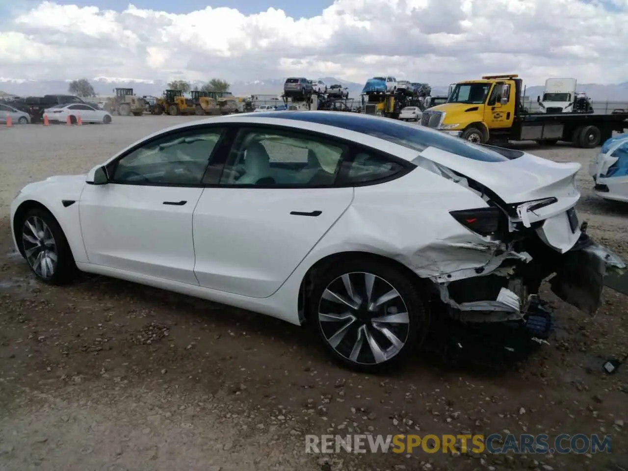 2 fotografías del automóvil dañado 5YJ3E1EBXSF968724 TESLA MODEL 3 2025