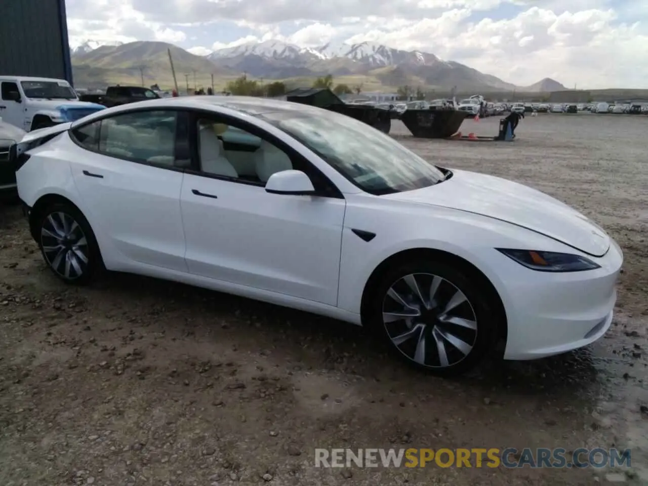 4 fotografías del automóvil dañado 5YJ3E1EBXSF968724 TESLA MODEL 3 2025