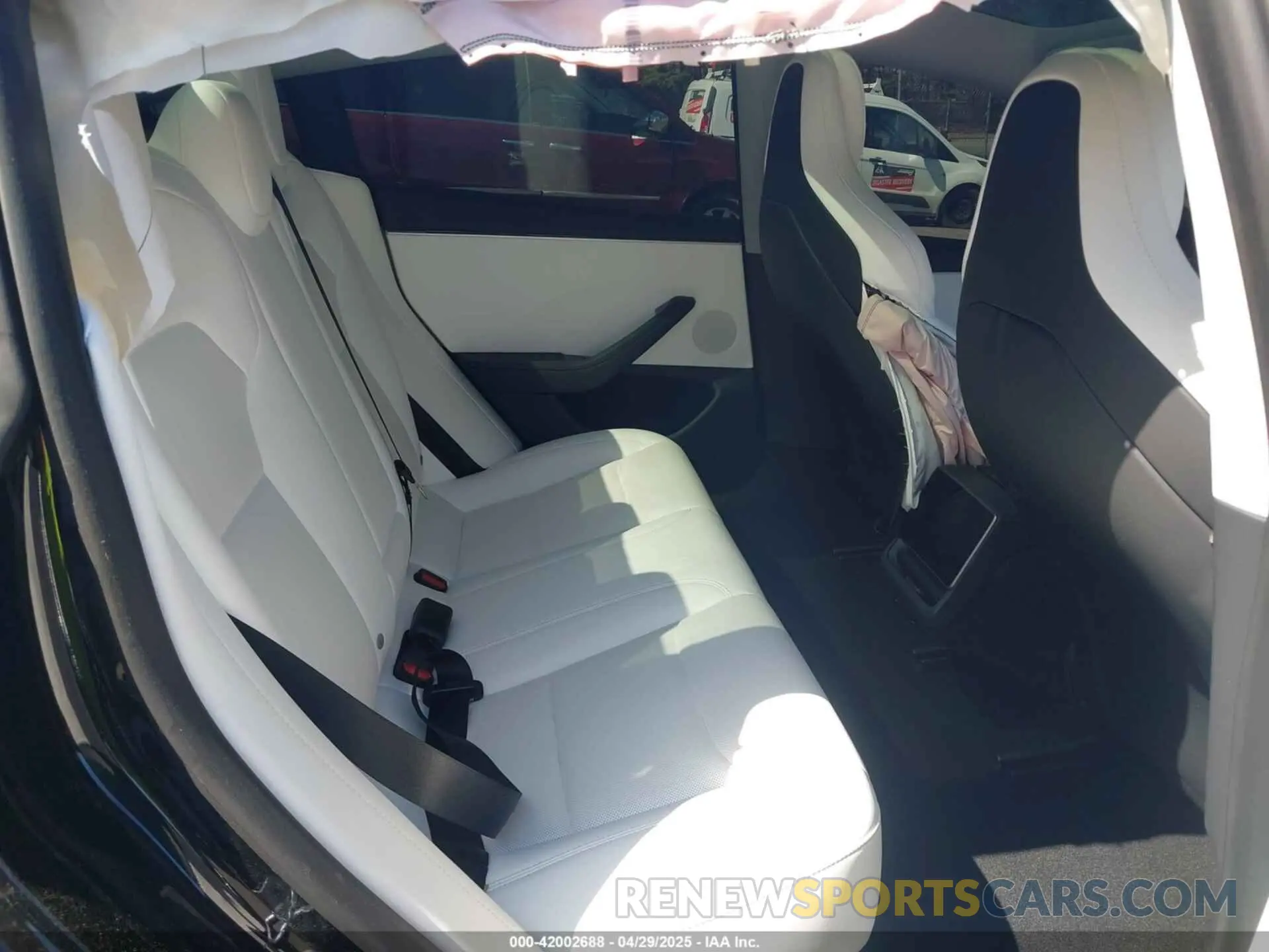 8 fotografías del automóvil dañado 5YJ3E1ET0SF933067 TESLA MODEL 3 2025