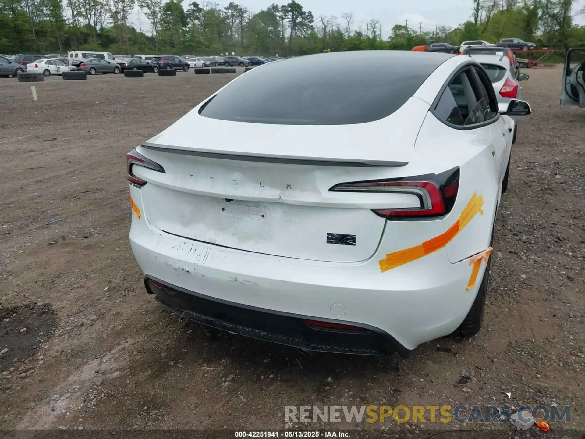 16 fotografías del automóvil dañado 5YJ3E1ET7SF939383 TESLA MODEL 3 2025
