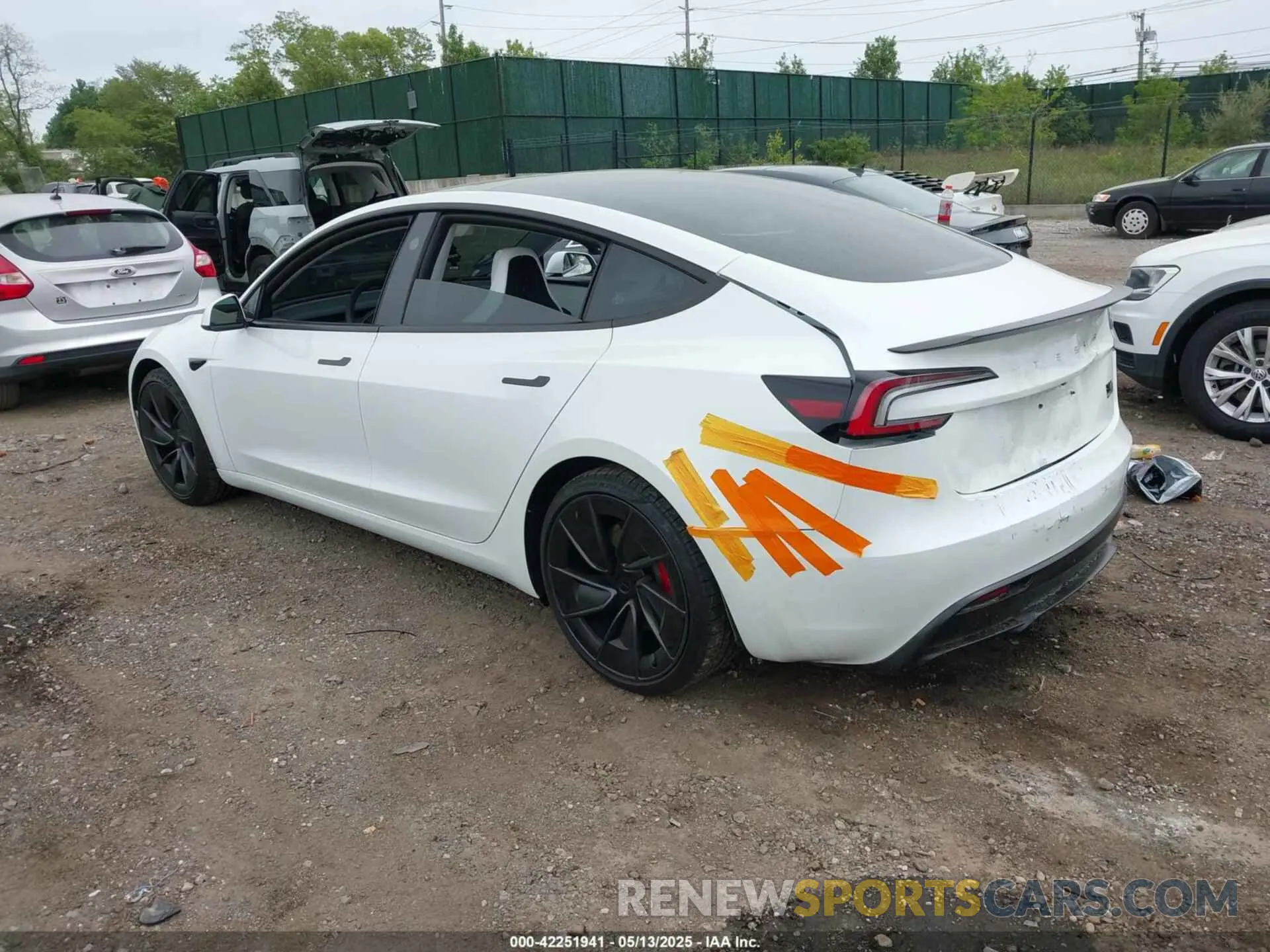 3 fotografías del automóvil dañado 5YJ3E1ET7SF939383 TESLA MODEL 3 2025