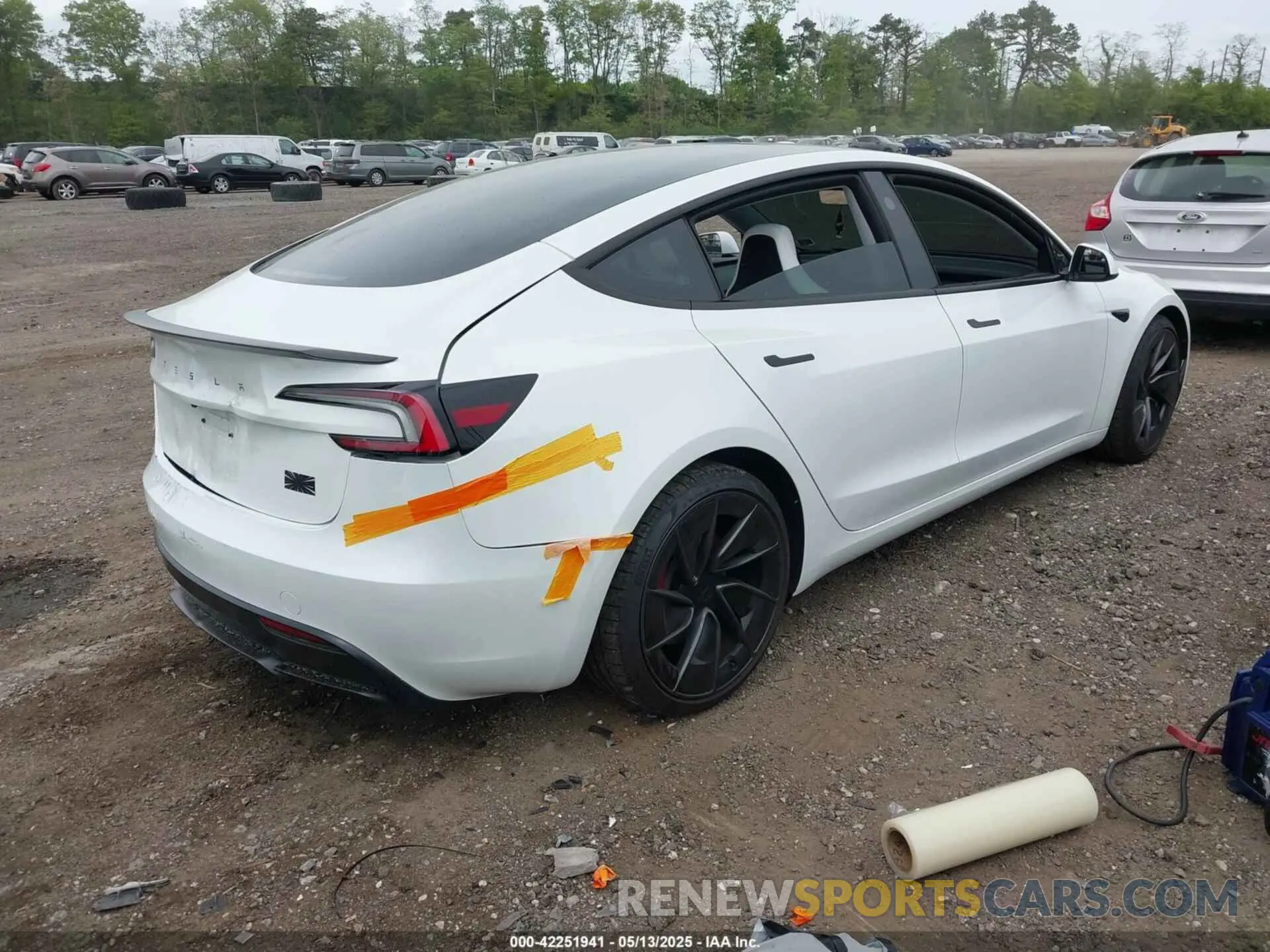 4 fotografías del automóvil dañado 5YJ3E1ET7SF939383 TESLA MODEL 3 2025