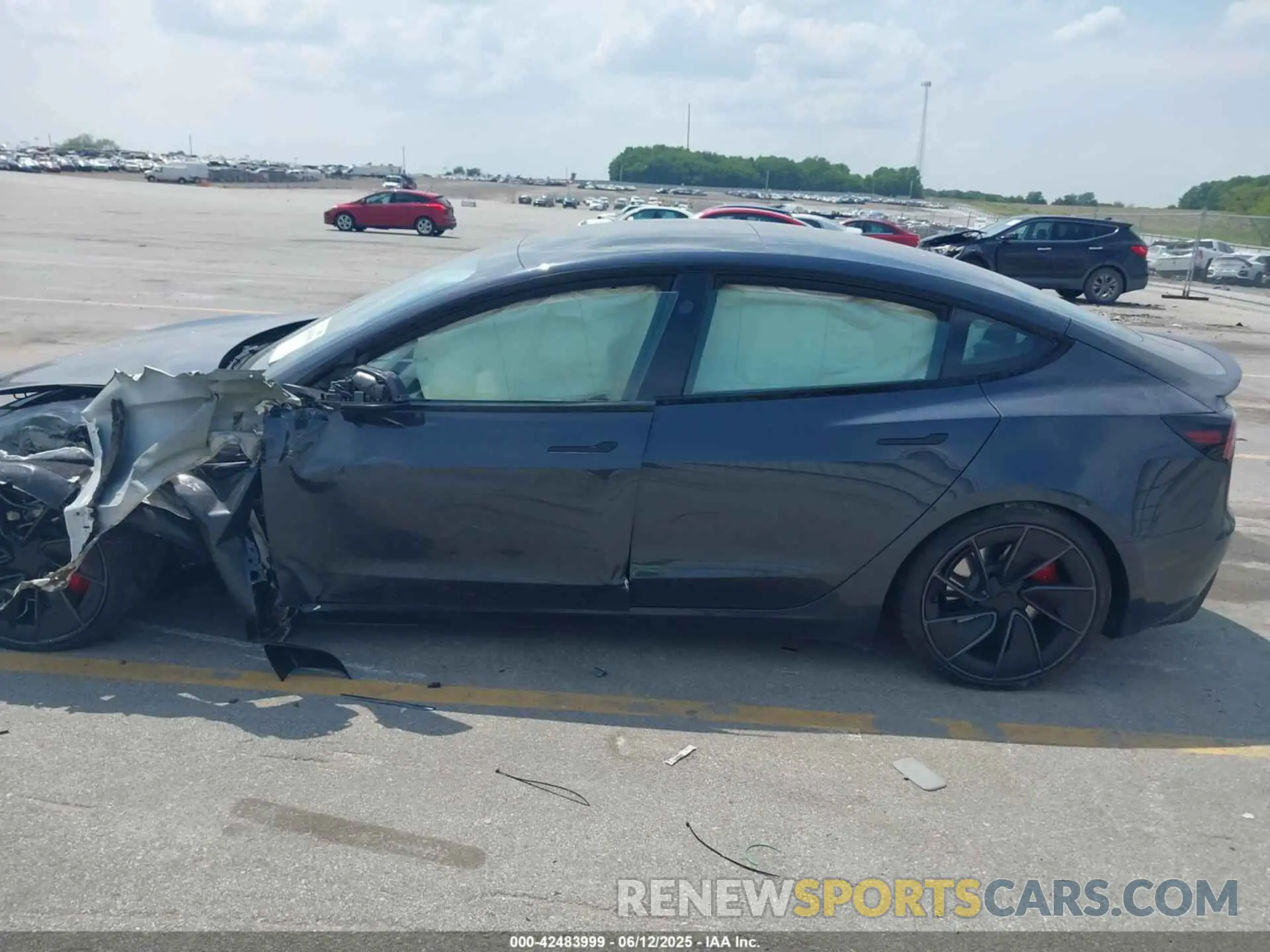 14 fotografías del automóvil dañado 5YJ3E1ET8SF932622 TESLA MODEL 3 2025