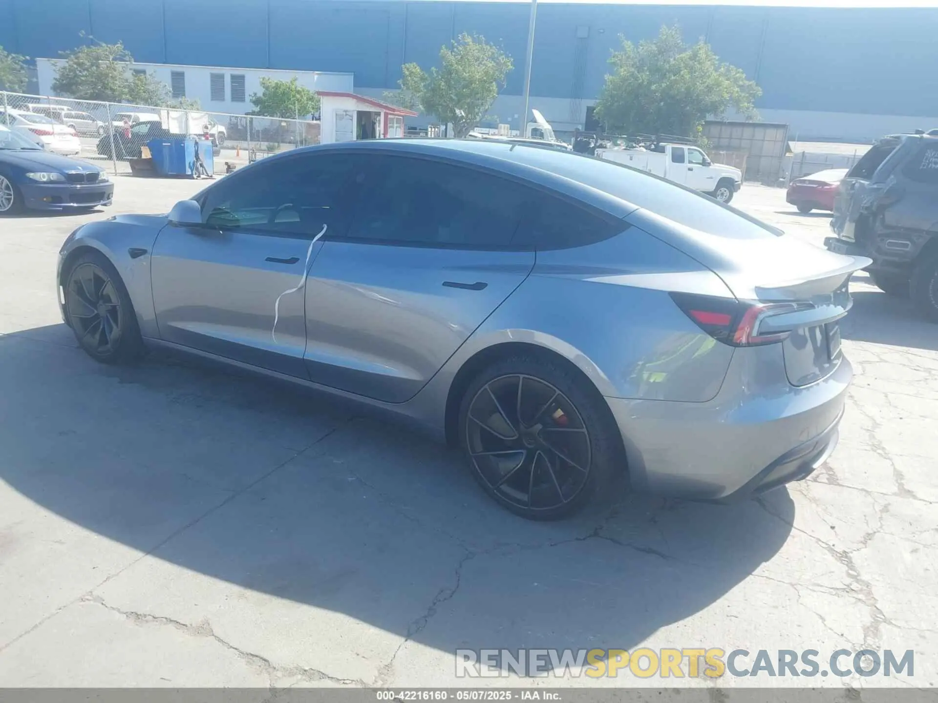 3 fotografías del automóvil dañado 5YJ3E1ETXSF941483 TESLA MODEL 3 2025