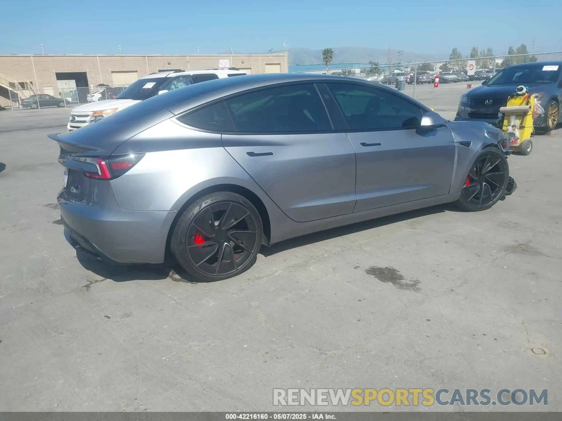 4 fotografías del automóvil dañado 5YJ3E1ETXSF941483 TESLA MODEL 3 2025