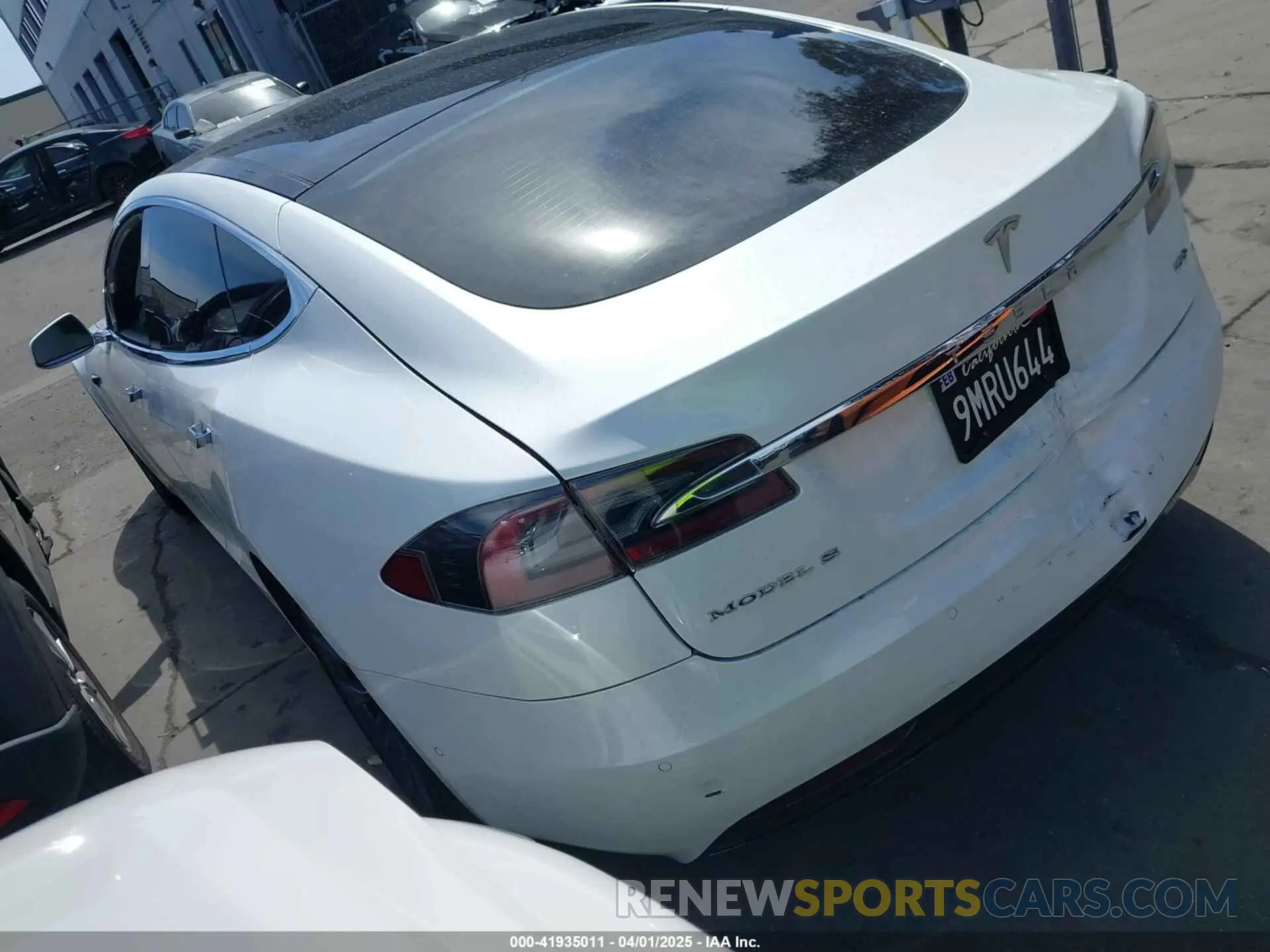 3 fotografías del automóvil dañado 5YJSA1E21KF299976 TESLA MODEL S 2019