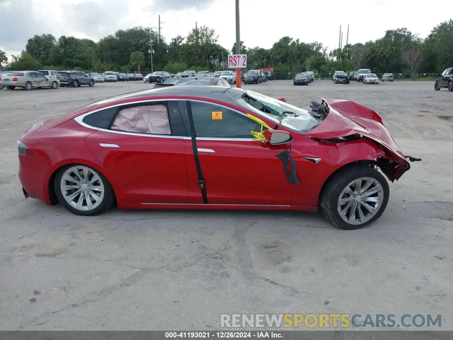 13 fotografías del automóvil dañado 5YJSA1E21KF304075 TESLA MODEL S 2019