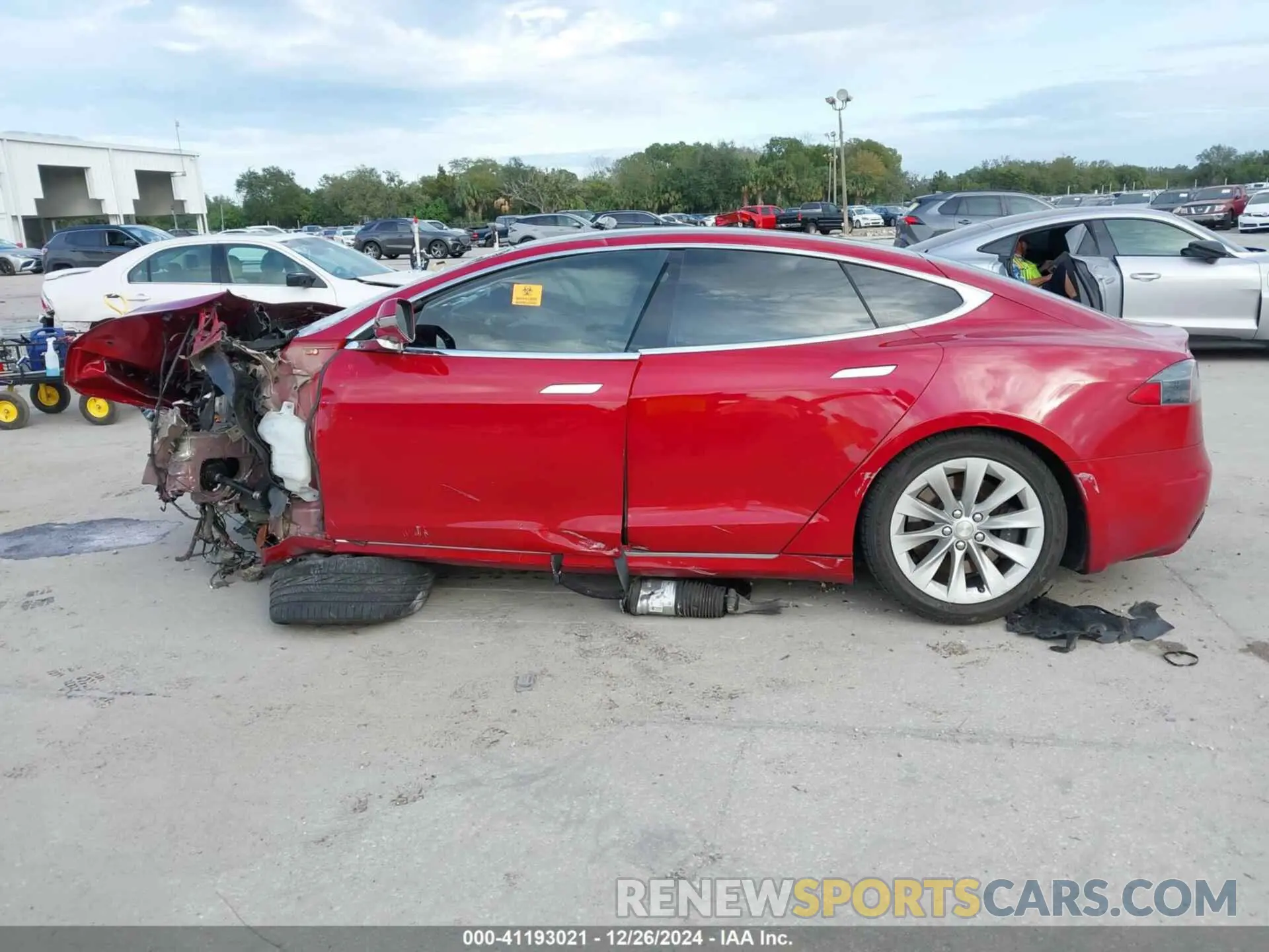 14 fotografías del automóvil dañado 5YJSA1E21KF304075 TESLA MODEL S 2019