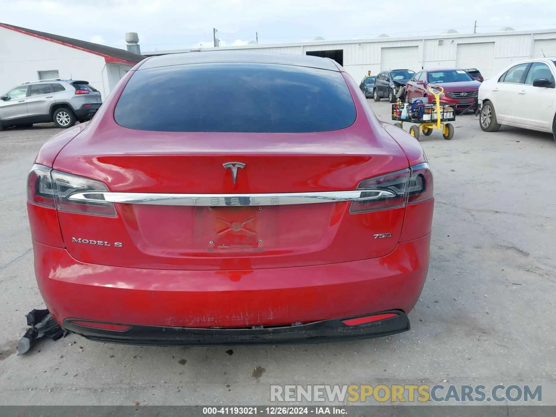 16 fotografías del automóvil dañado 5YJSA1E21KF304075 TESLA MODEL S 2019
