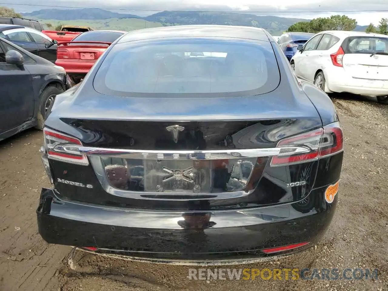 6 fotografías del automóvil dañado 5YJSA1E21KF307185 TESLA MODEL S 2019
