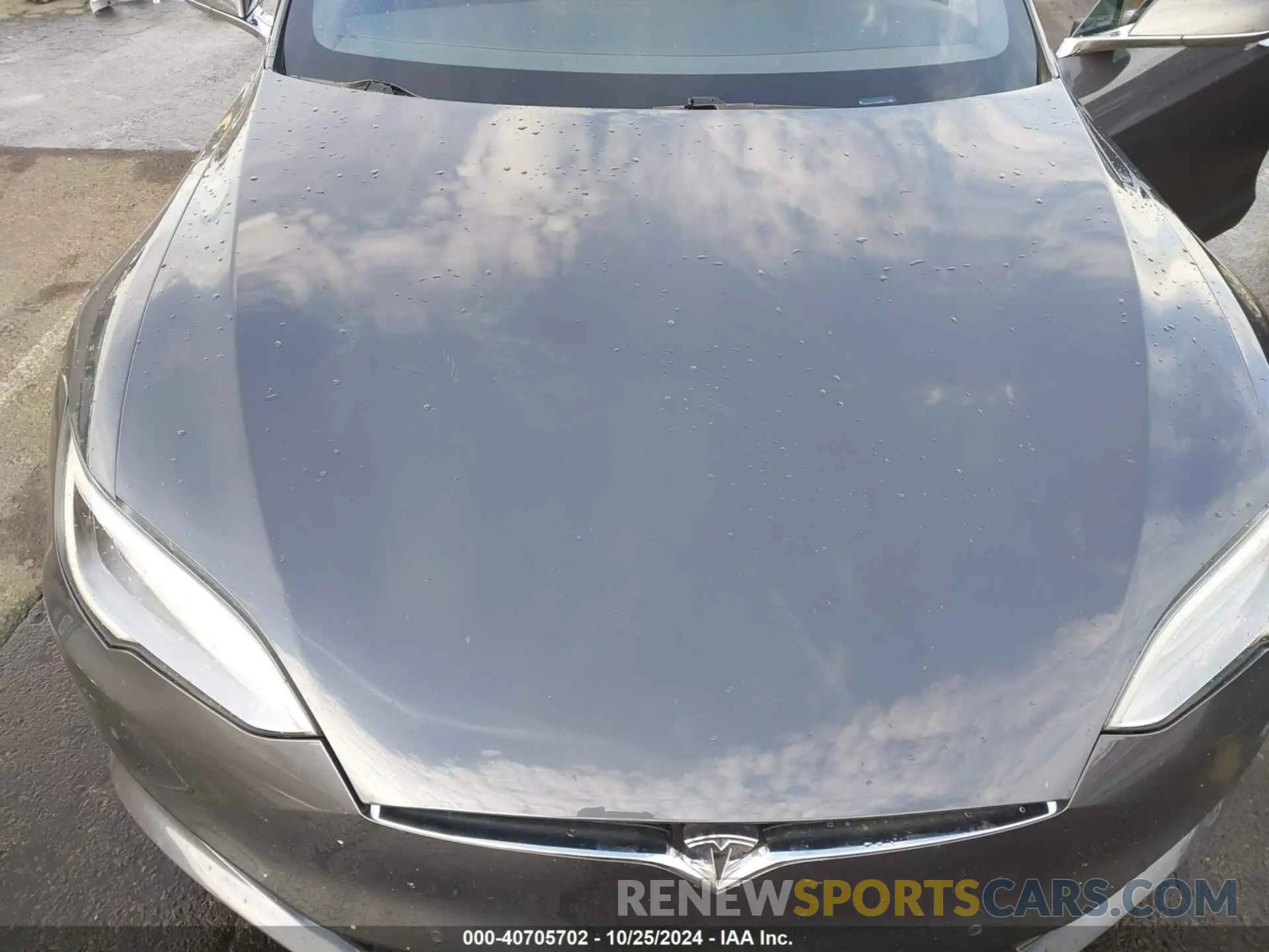 10 fotografías del automóvil dañado 5YJSA1E24KF305074 TESLA MODEL S 2019