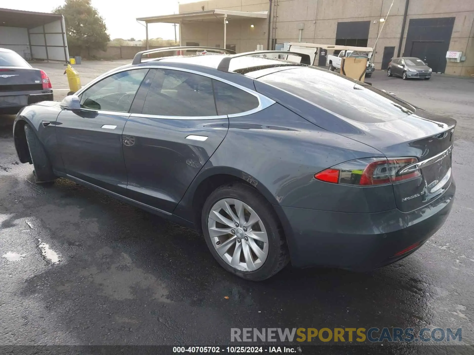3 fotografías del automóvil dañado 5YJSA1E24KF305074 TESLA MODEL S 2019