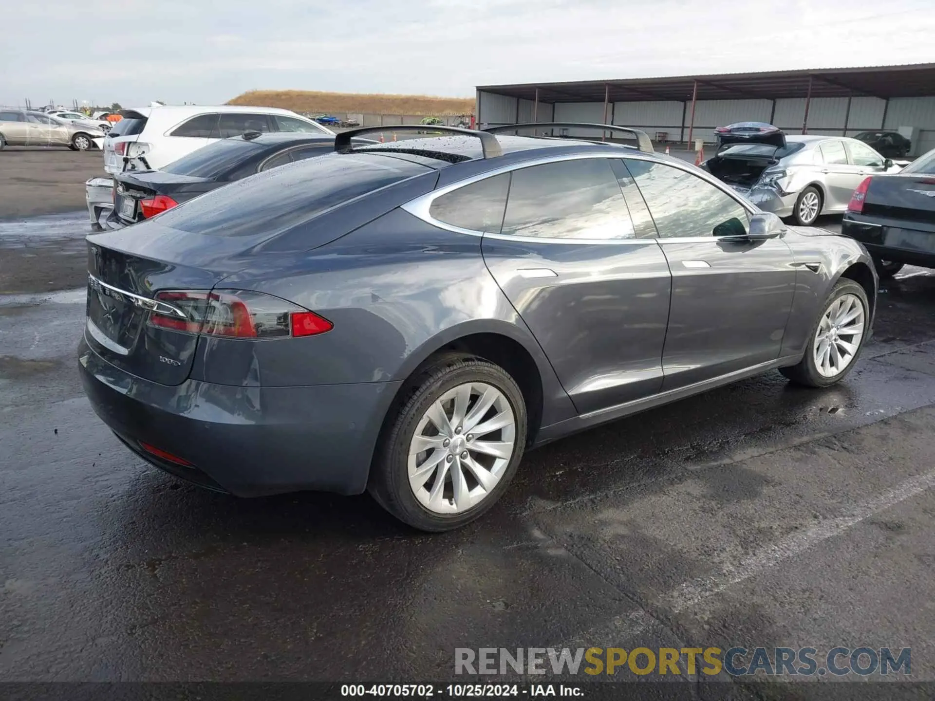 4 fotografías del automóvil dañado 5YJSA1E24KF305074 TESLA MODEL S 2019