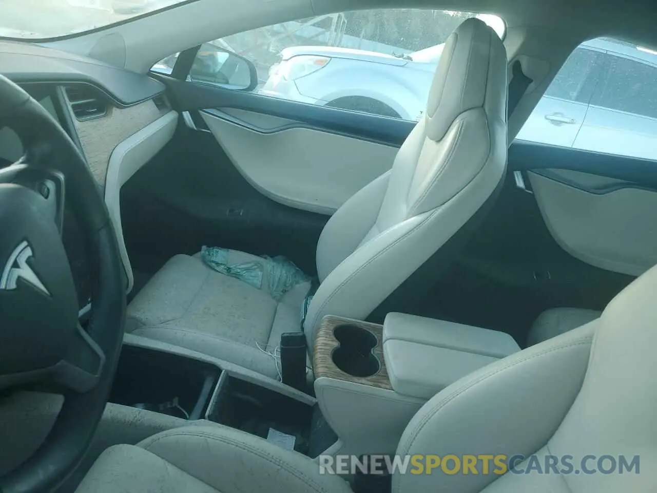 9 fotografías del automóvil dañado 5YJSA1E24KF330153 TESLA MODEL S 2019