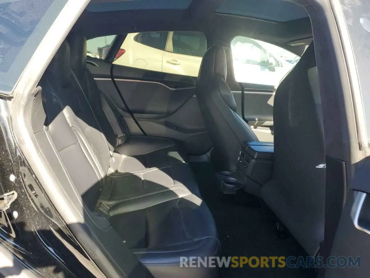 10 fotografías del automóvil dañado 5YJSA1E25KF299740 TESLA MODEL S 2019