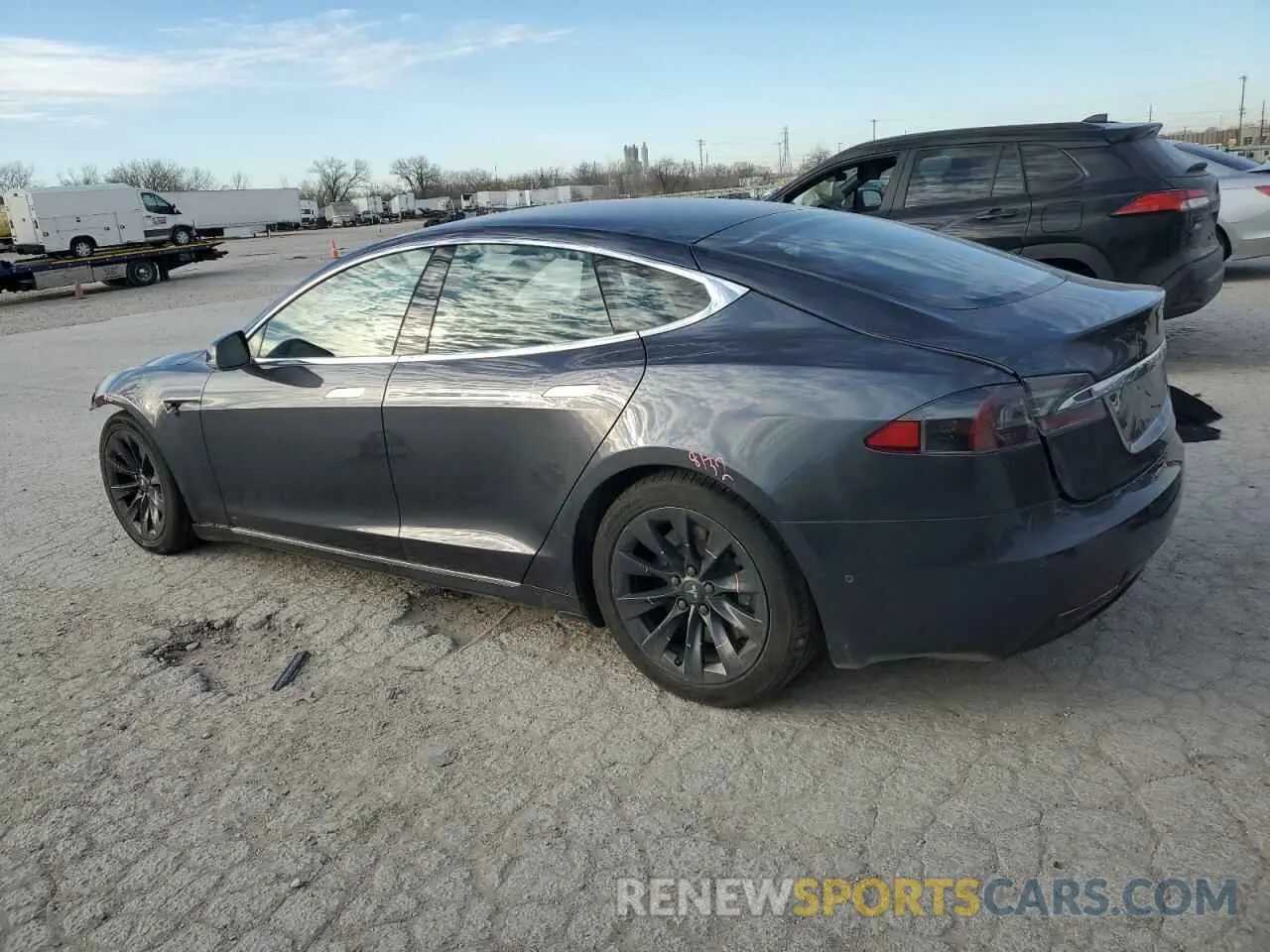 2 fotografías del automóvil dañado 5YJSA1E26KF311684 TESLA MODEL S 2019