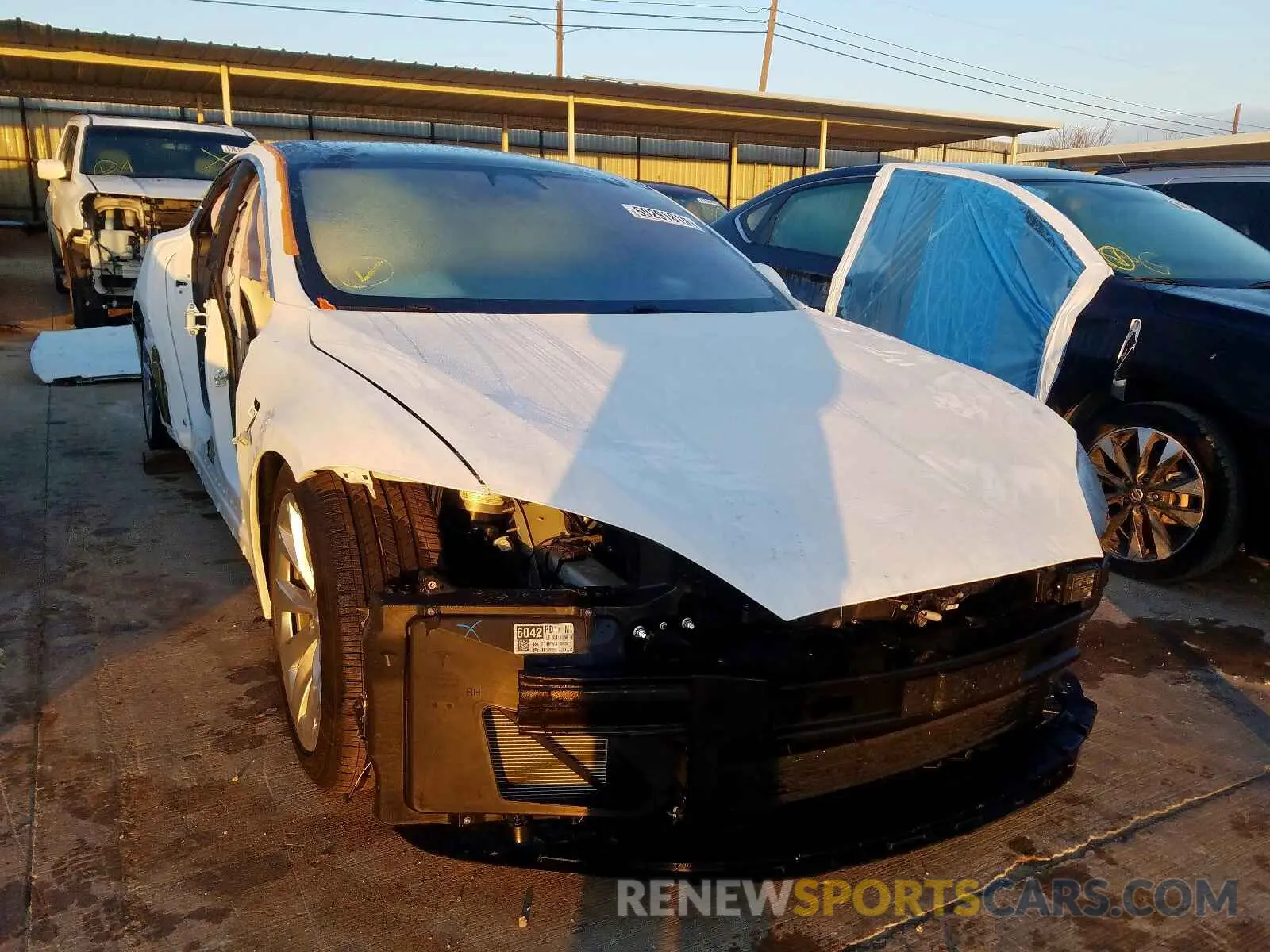 1 fotografías del automóvil dañado 5YJSA1E27KF347836 TESLA MODEL S 2019