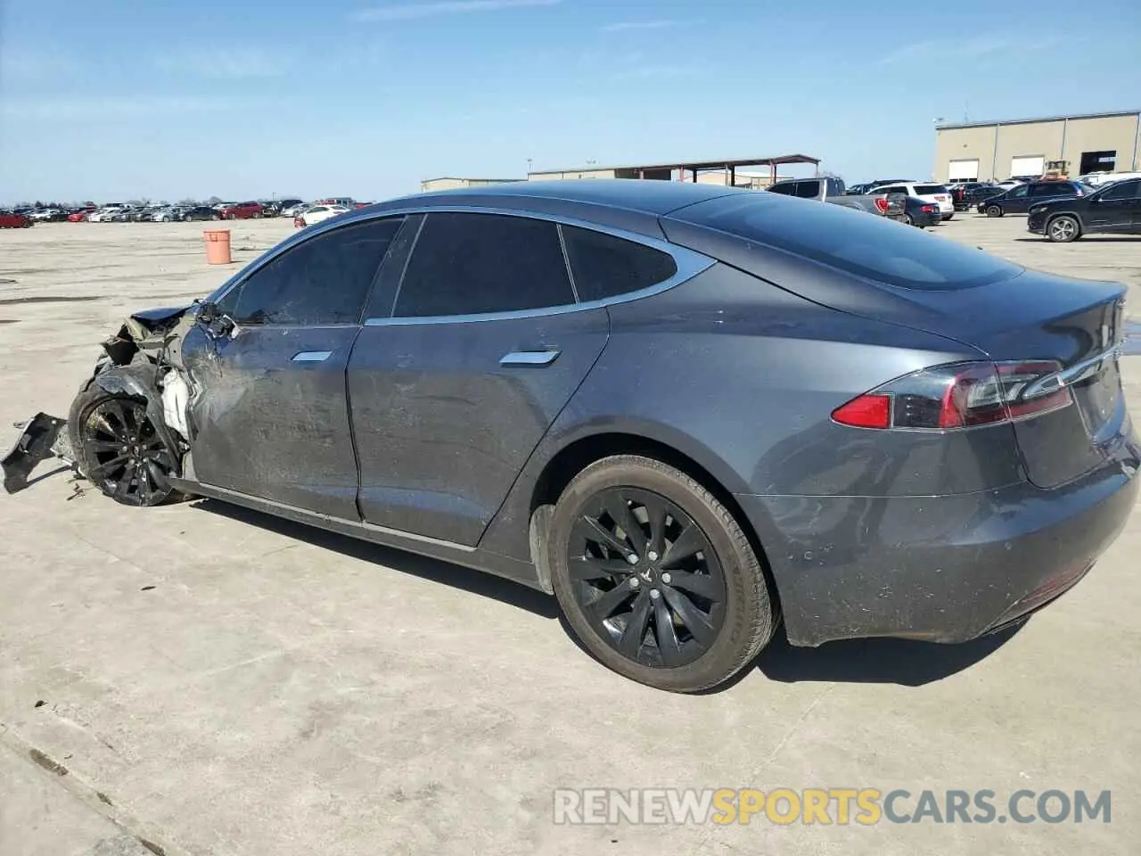 2 fotografías del automóvil dañado 5YJSA1E28KF295746 TESLA MODEL S 2019