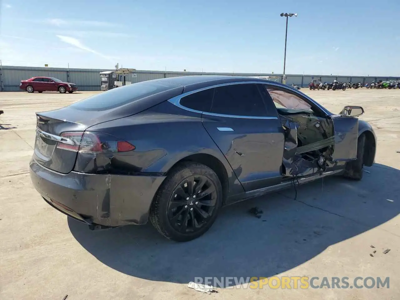 3 fotografías del automóvil dañado 5YJSA1E28KF295746 TESLA MODEL S 2019