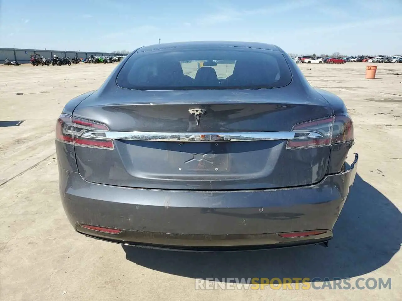 6 fotografías del automóvil dañado 5YJSA1E28KF295746 TESLA MODEL S 2019
