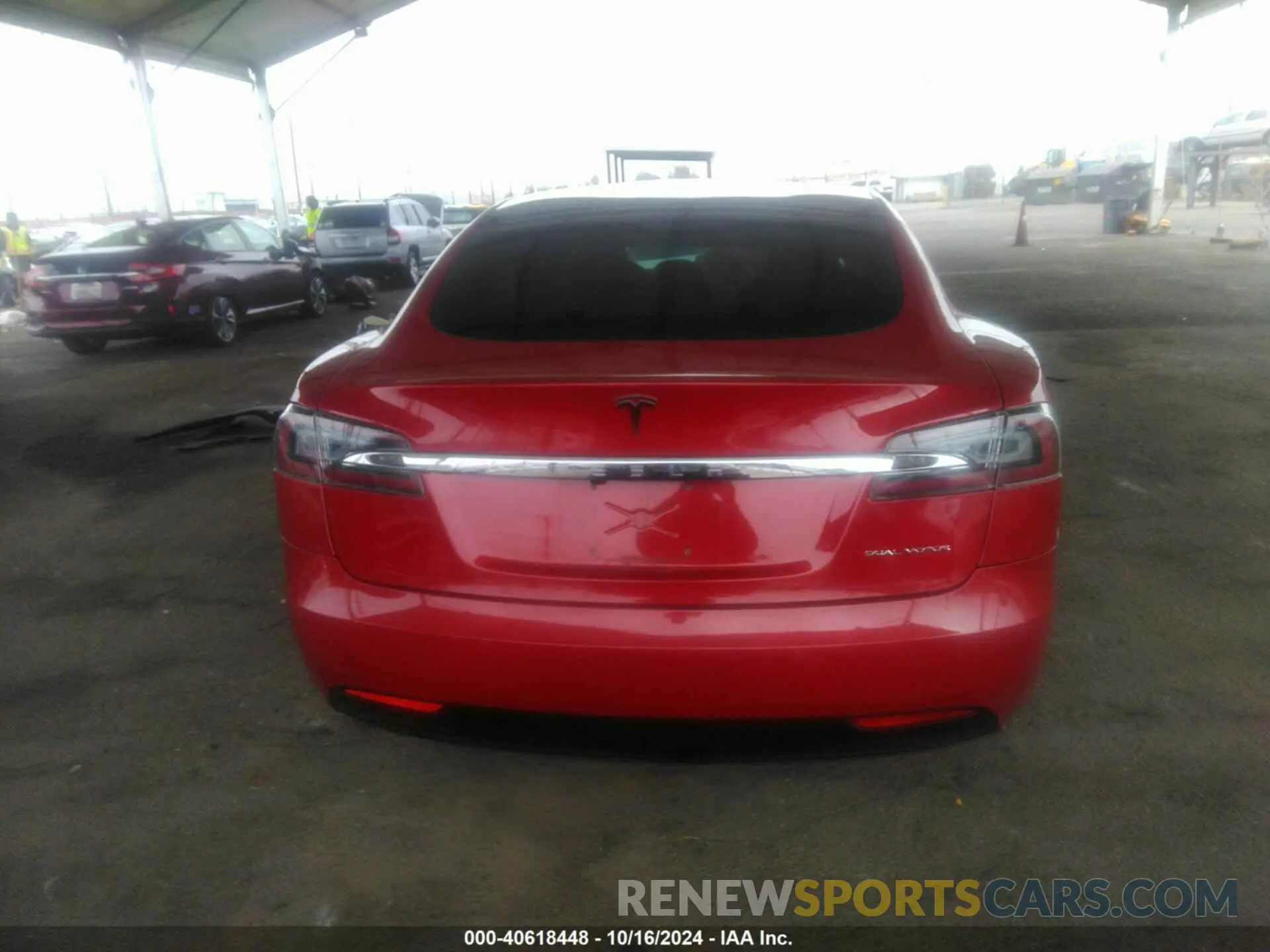 17 fotografías del automóvil dañado 5YJSA1E28KF335260 TESLA MODEL S 2019