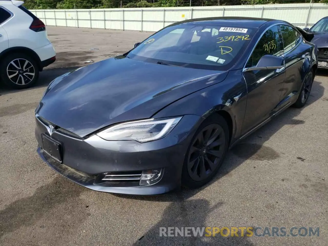 2 fotografías del automóvil dañado 5YJSA1E28KF339292 TESLA MODEL S 2019