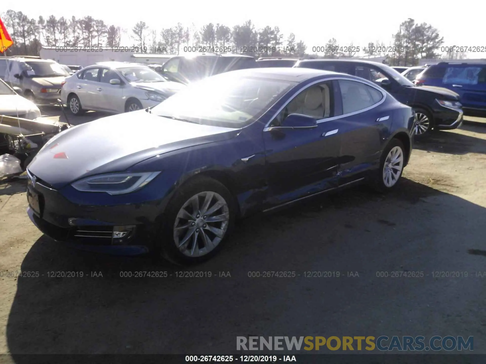 2 fotografías del automóvil dañado 5YJSA1E29KF305135 TESLA MODEL S 2019
