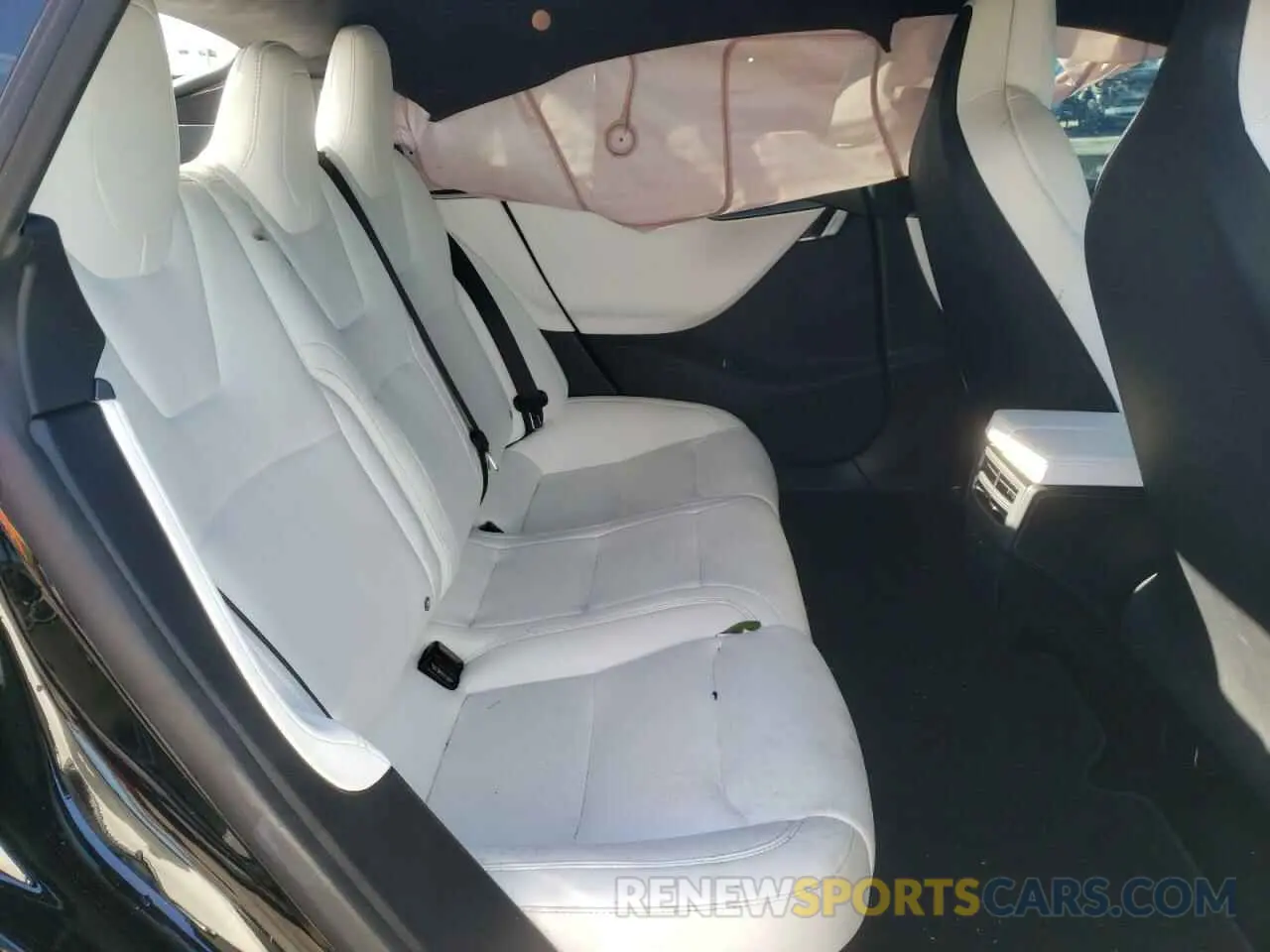 6 fotografías del automóvil dañado 5YJSA1E2XKF335082 TESLA MODEL S 2019