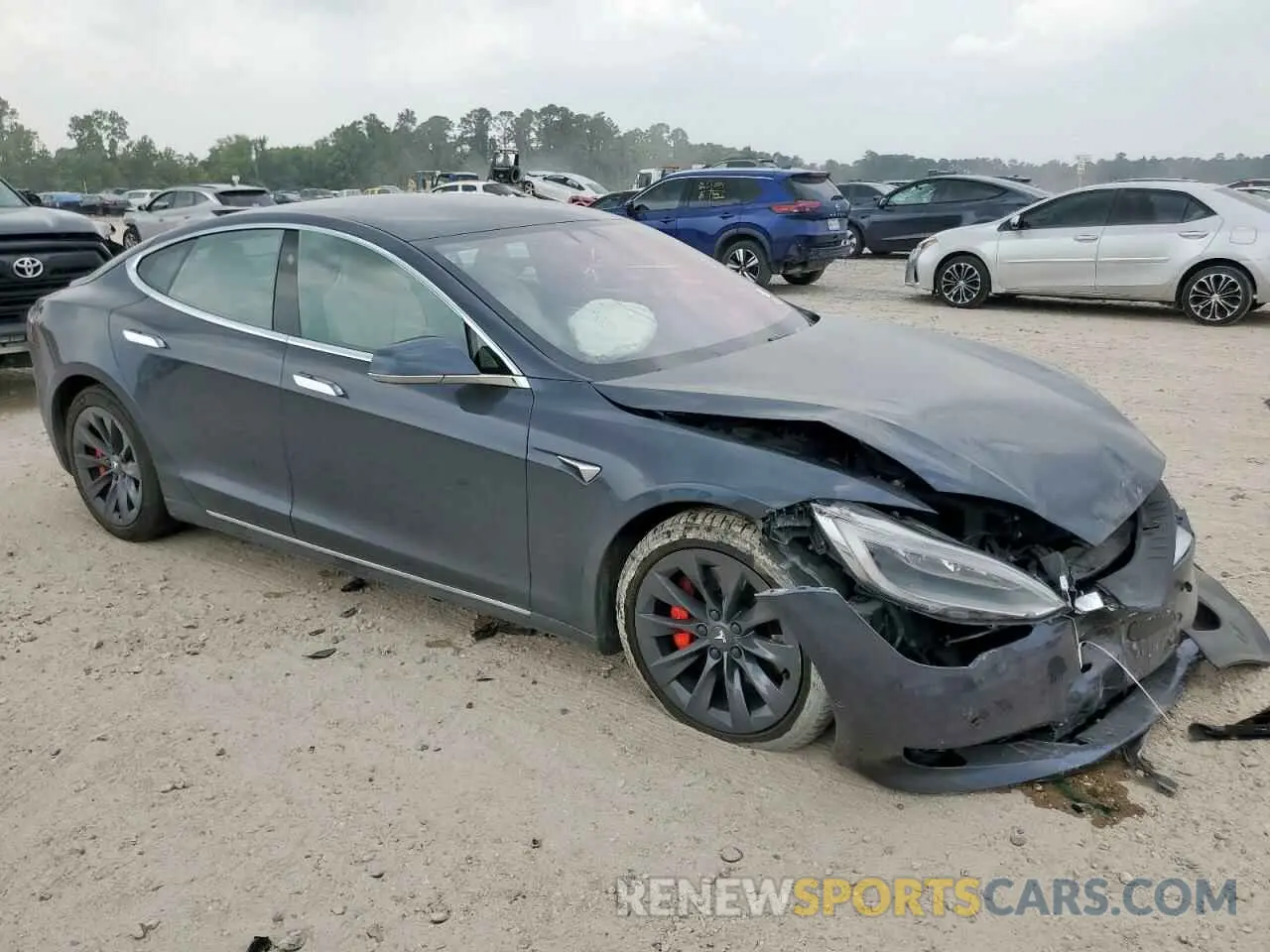 4 fotografías del automóvil dañado 5YJSA1E44KF349058 TESLA MODEL S 2019