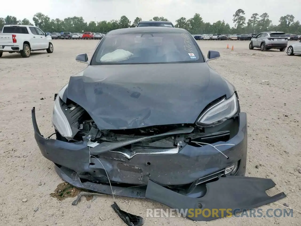 5 fotografías del automóvil dañado 5YJSA1E44KF349058 TESLA MODEL S 2019
