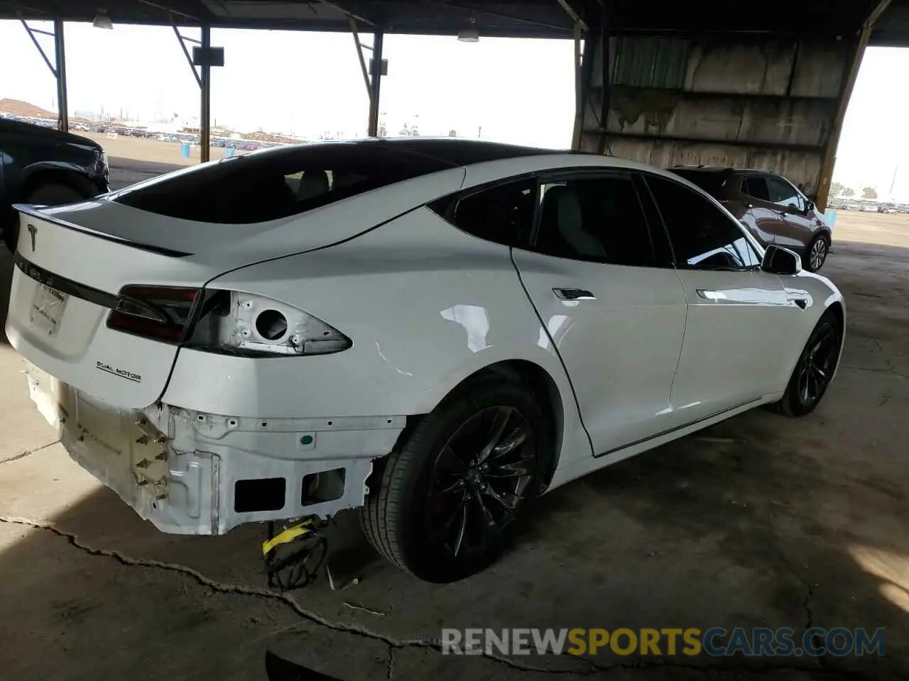 3 fotografías del automóvil dañado 5YJSA1E45KF330633 TESLA MODEL S 2019