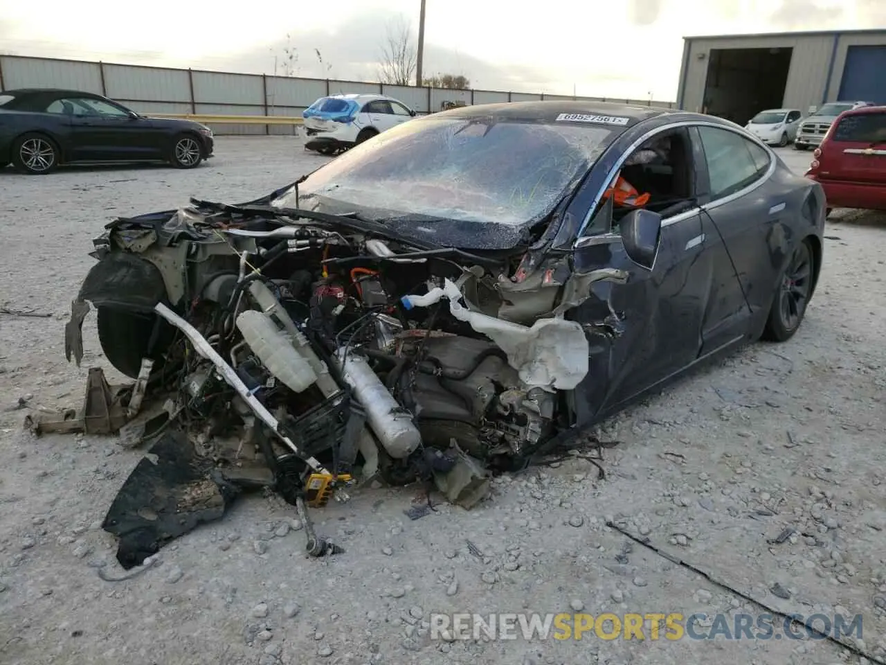 2 fotografías del automóvil dañado 5YJSA1E46KF348378 TESLA MODEL S 2019