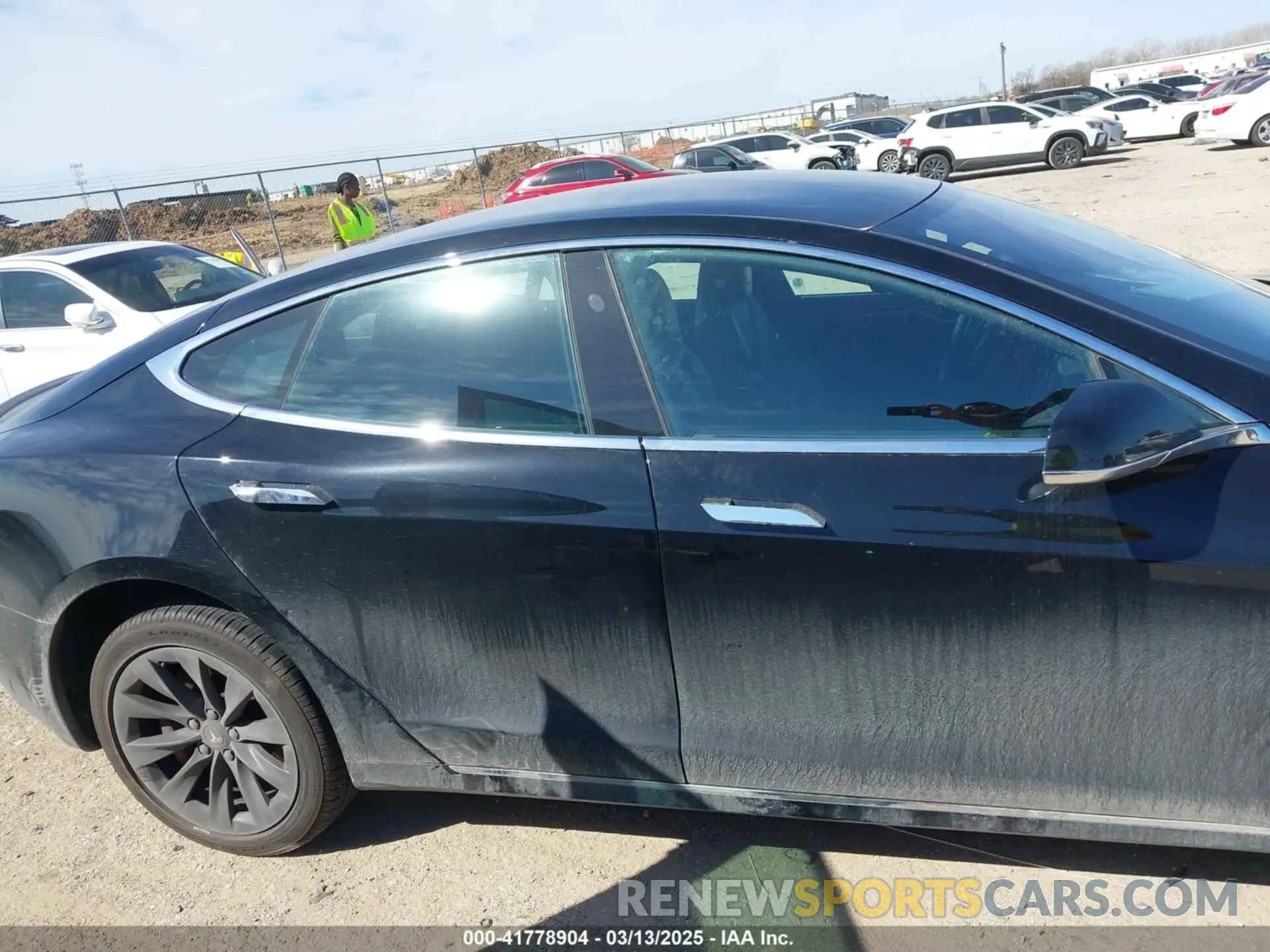 13 fotografías del automóvil dañado 5YJSA1E49KF338914 TESLA MODEL S 2019