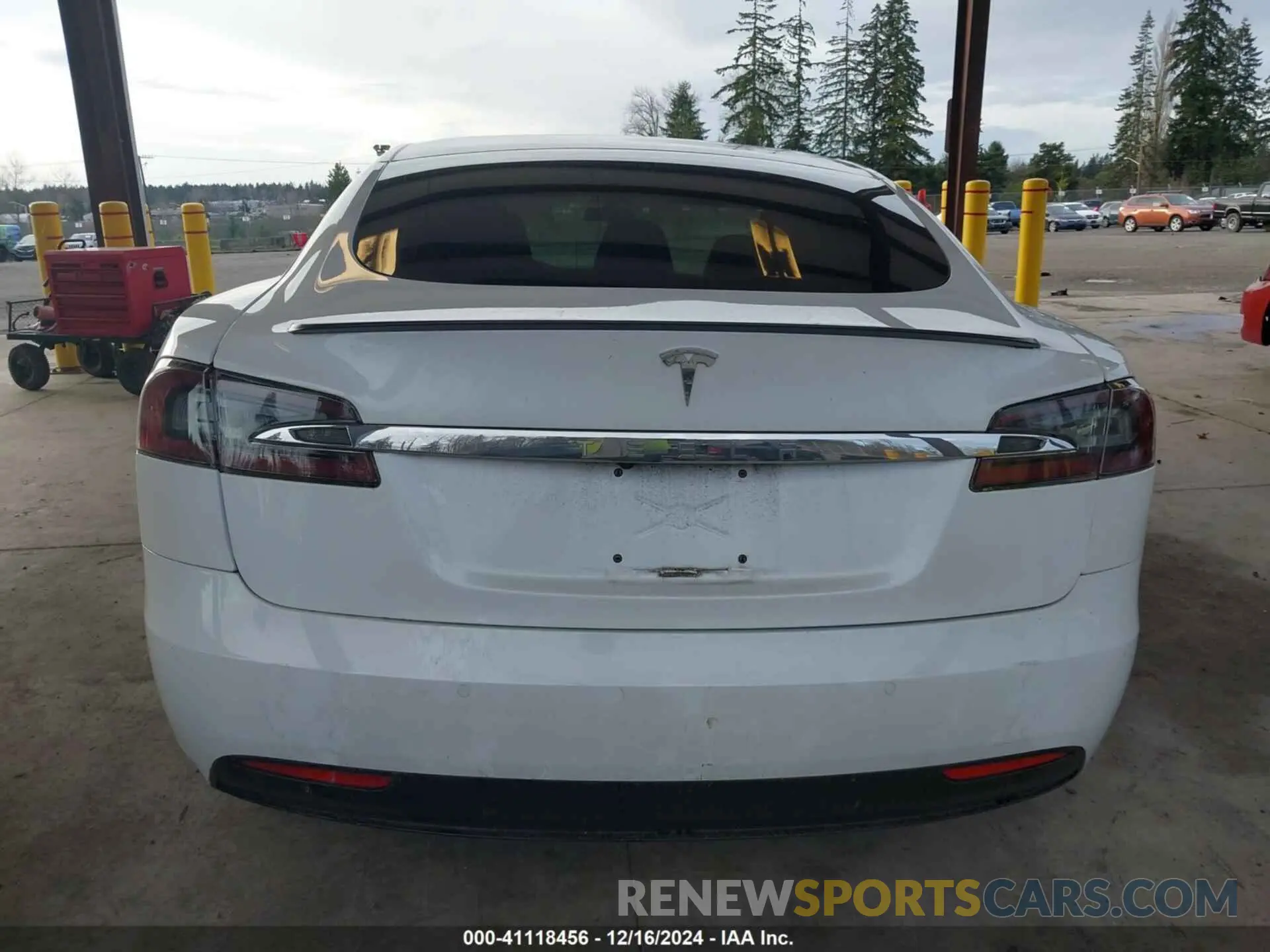 16 fotografías del automóvil dañado 5YJSA1E4XKF348688 TESLA MODEL S 2019