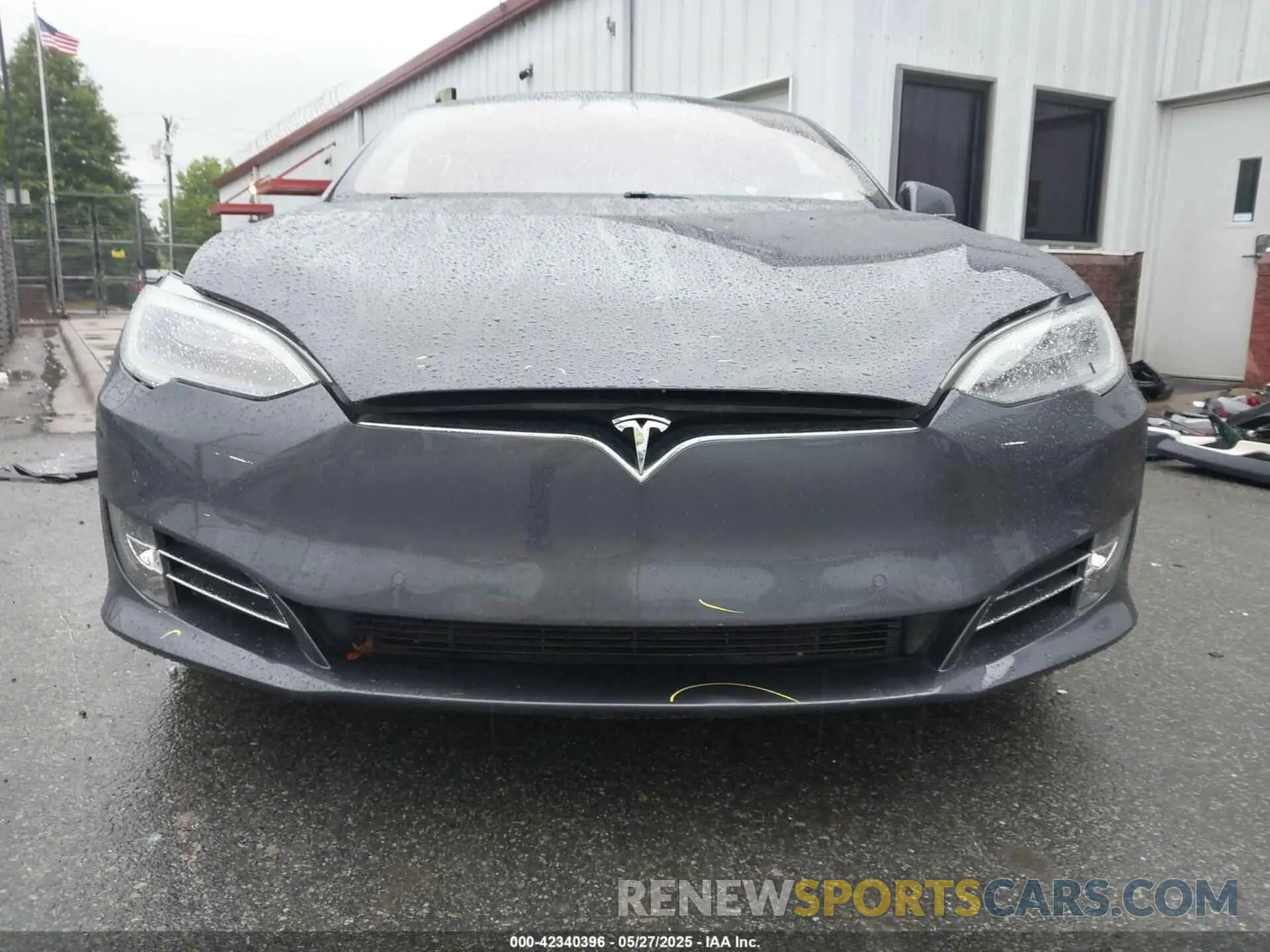 12 fotografías del automóvil dañado 5YJSA1E20LF356055 TESLA MODEL S 2020
