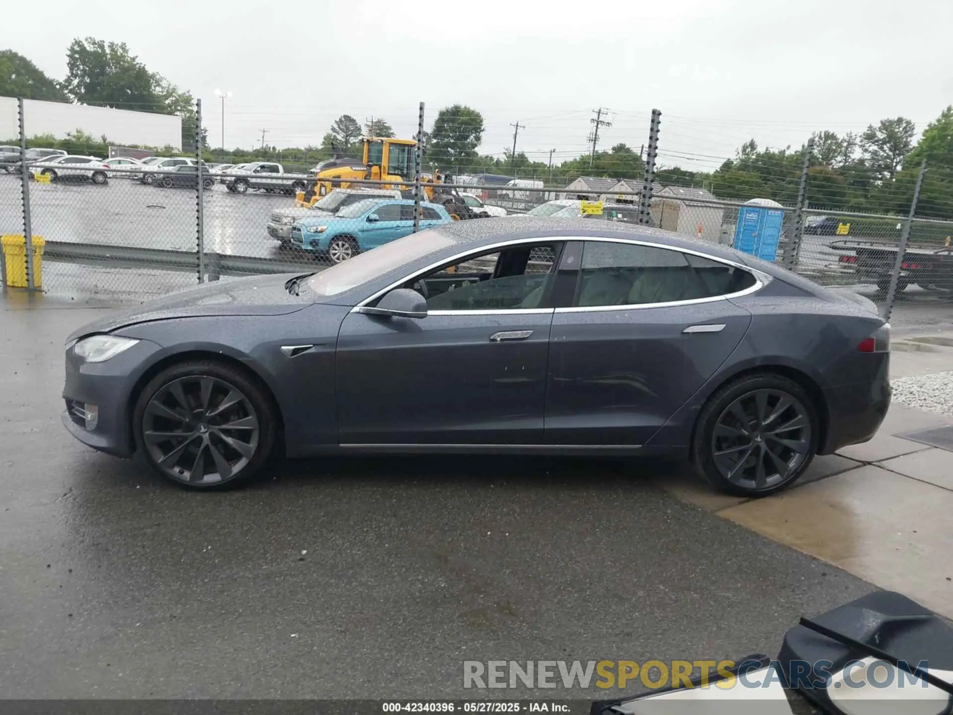 14 fotografías del automóvil dañado 5YJSA1E20LF356055 TESLA MODEL S 2020