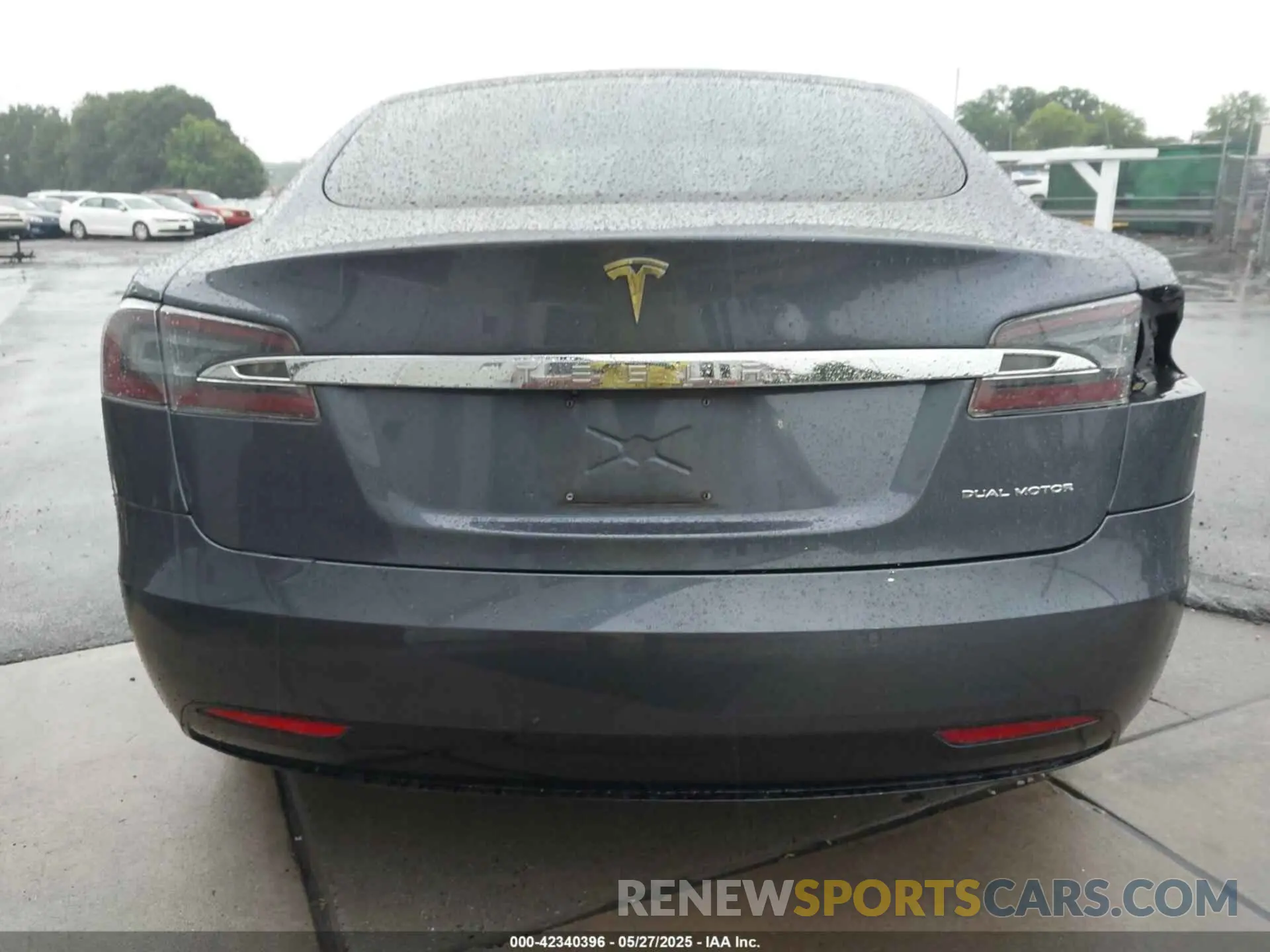 16 fotografías del automóvil dañado 5YJSA1E20LF356055 TESLA MODEL S 2020