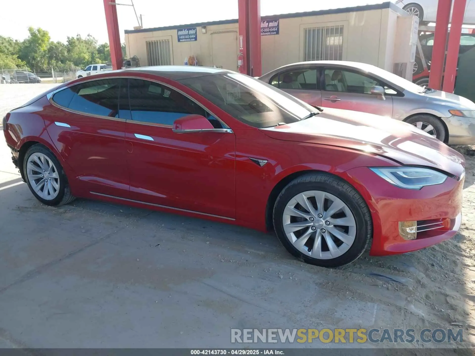 14 fotografías del automóvil dañado 5YJSA1E20LF360347 TESLA MODEL S 2020