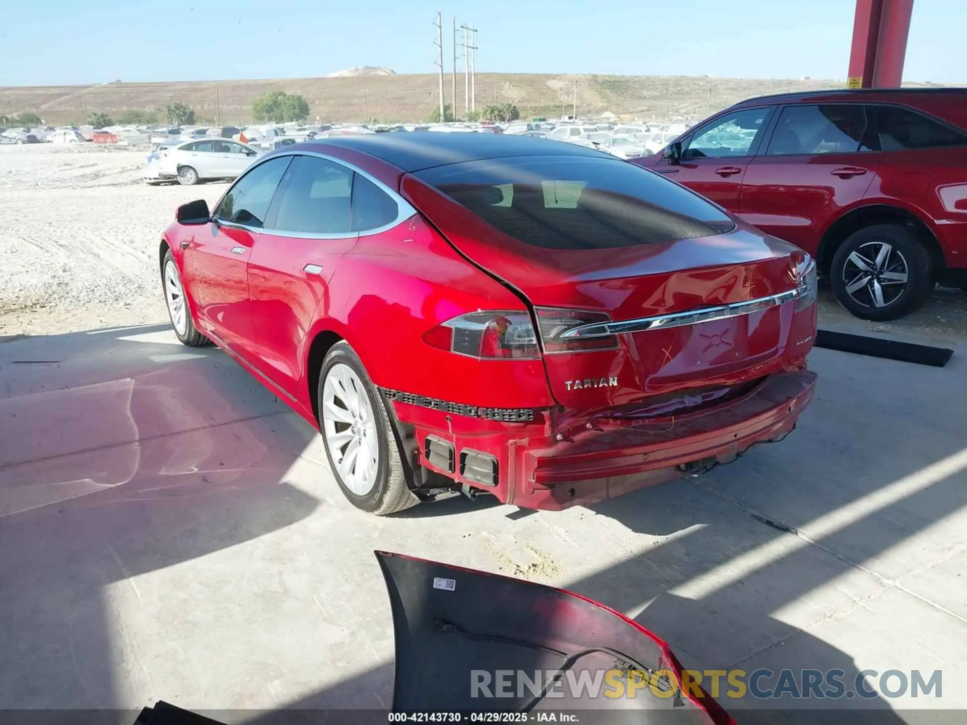 3 fotografías del automóvil dañado 5YJSA1E20LF360347 TESLA MODEL S 2020