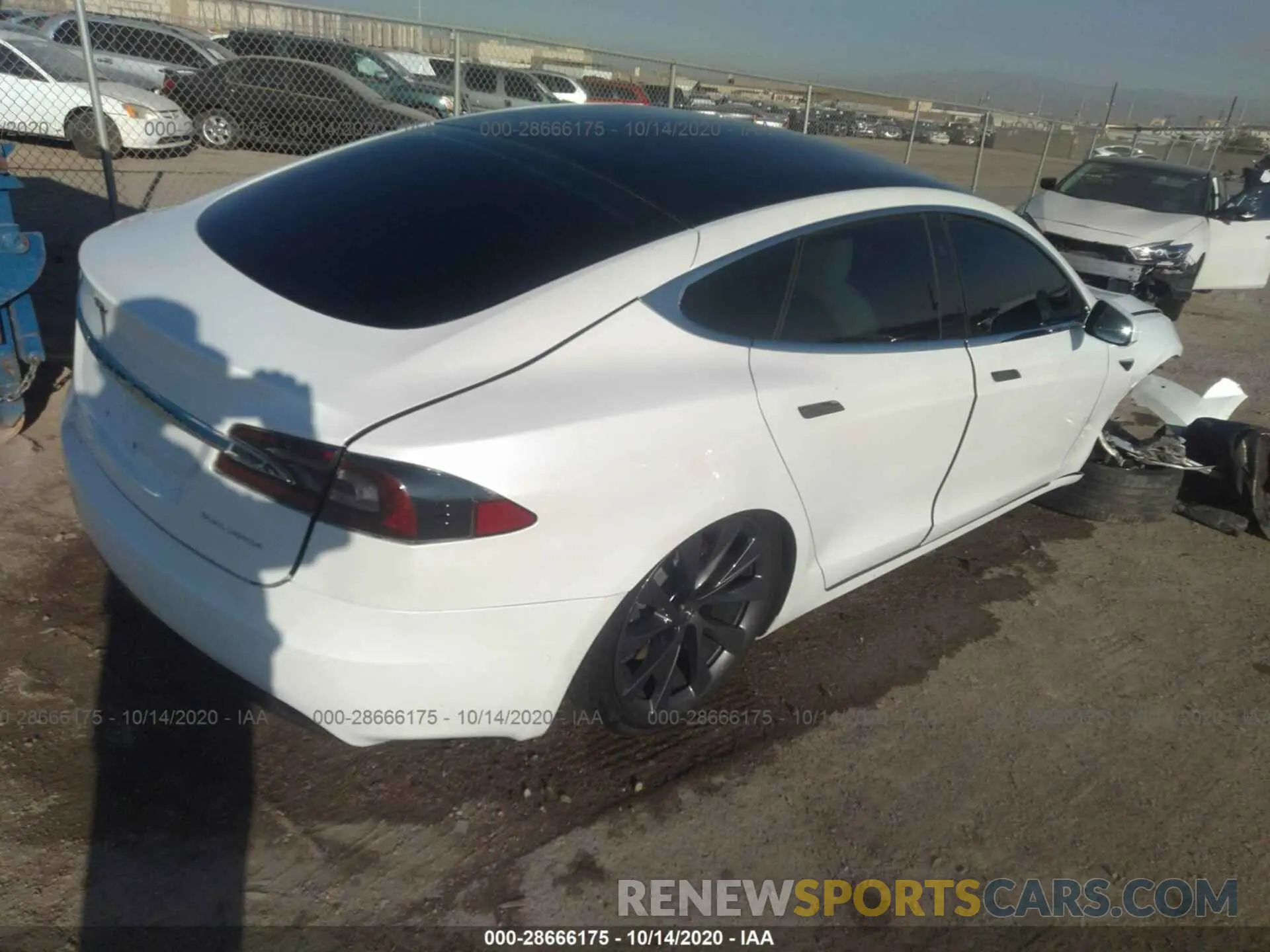 4 fotografías del automóvil dañado 5YJSA1E21LF365315 TESLA MODEL S 2020